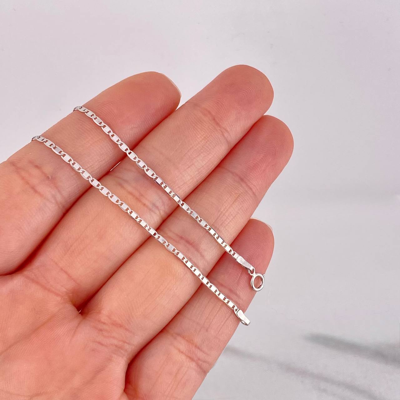 Cadena Plana 2.15g / 50cm / 1.5mm Oro Blanco 18K