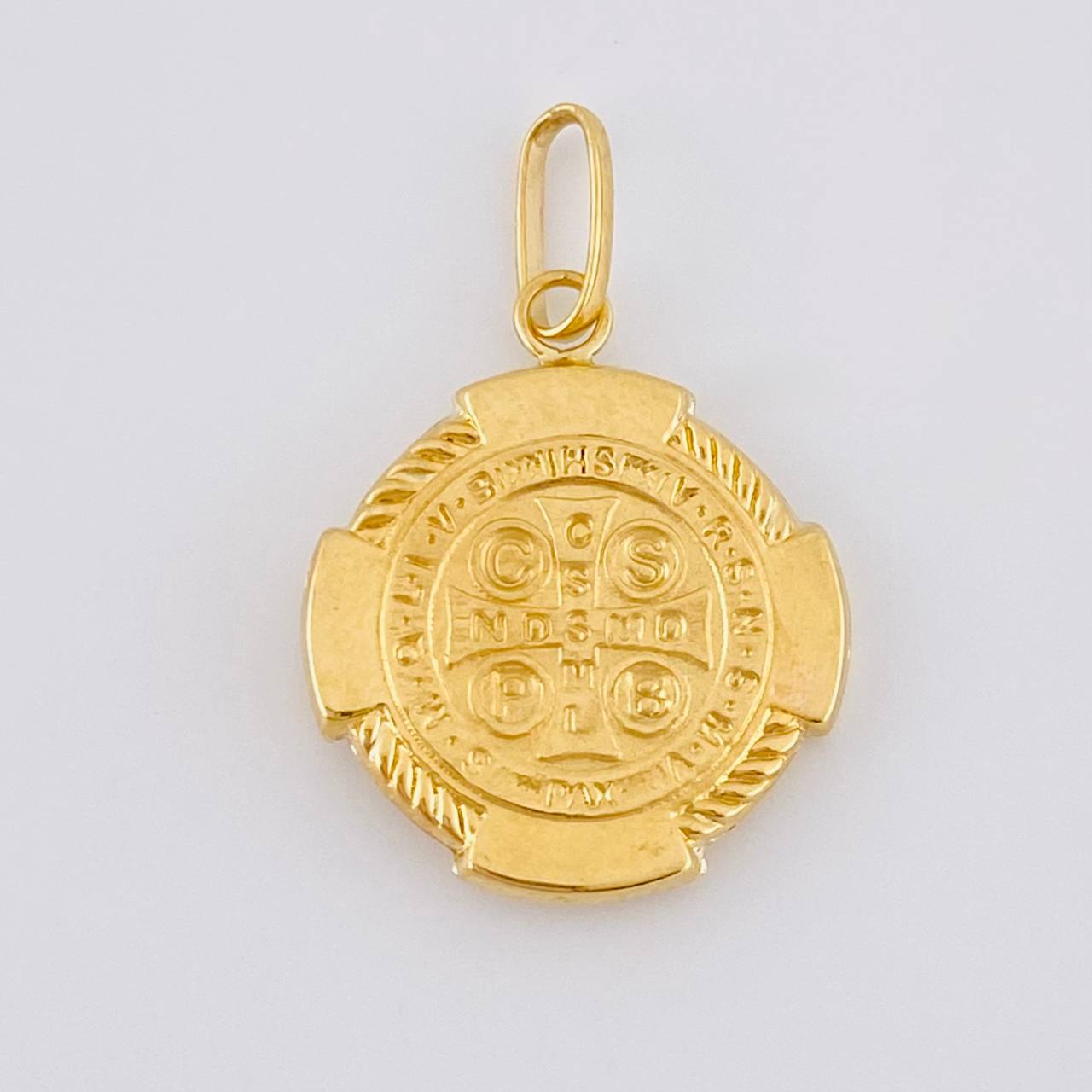 Dije San Benito 2 g / 3 cm Oro Amarillo 18K