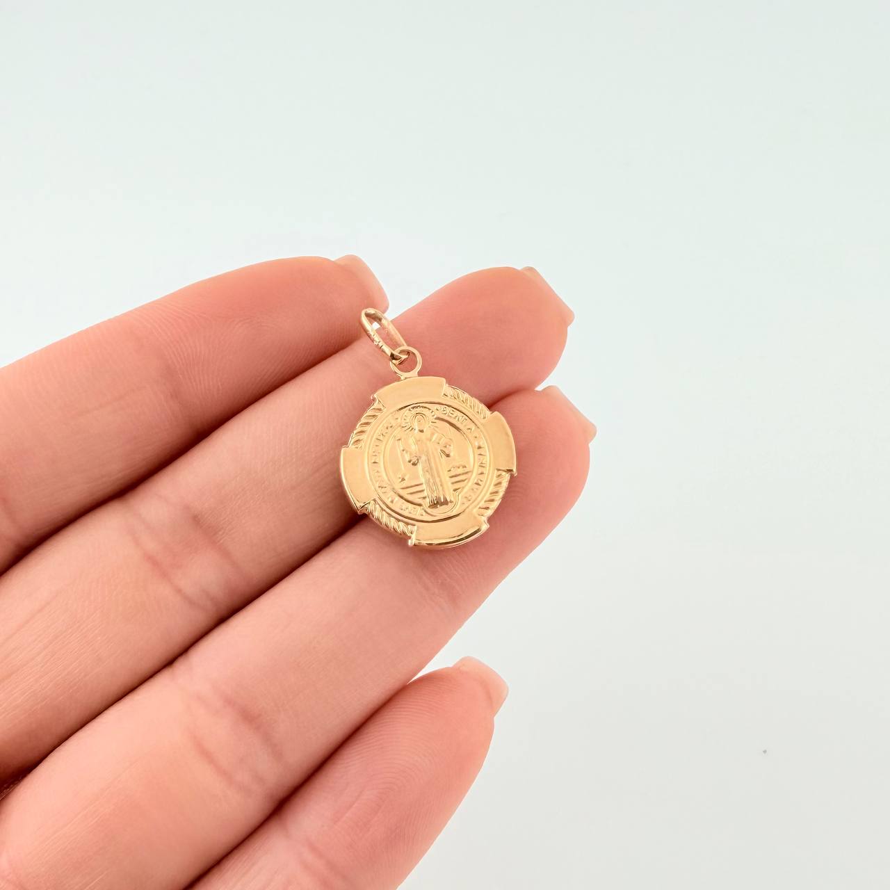 Dije San Benito 1.3 g / 2.7 cm Oro Amarillo 18K