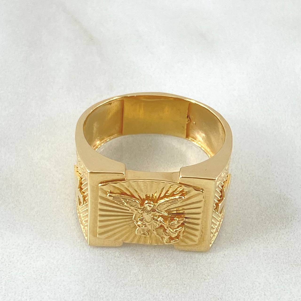 Anillo San Miguel Arcángel Cruces Texturizadas 6.9gr / T10 3/4 / Oro 18K