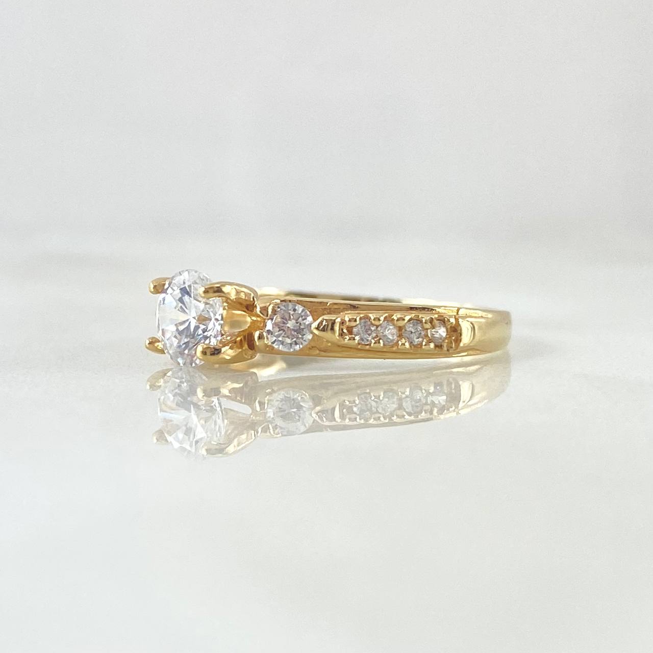 Anillo Solitario Carril Tupido 2.25gr / T5 1/2 / Cricones Blancos Oro Amarillo 18K