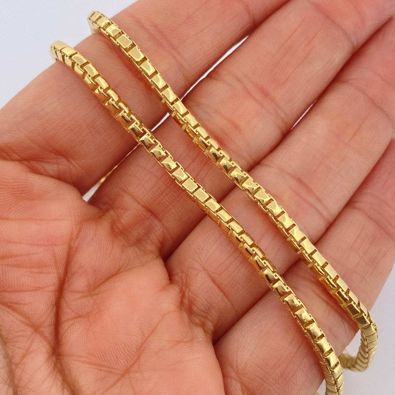 Cadena Infinito Tipo Veneciana 16.3gr / 62cm / +3 Oro 18K $