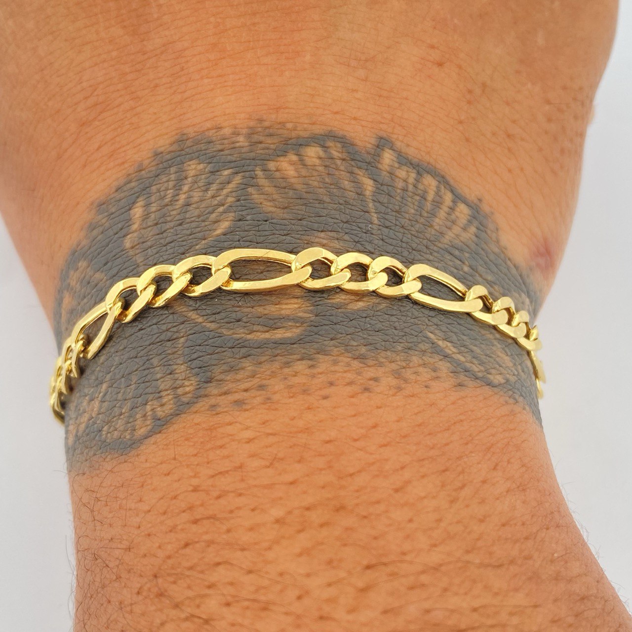 Pulso Figaro 4.1gr / 18.5cm / +1 Oro 18K $