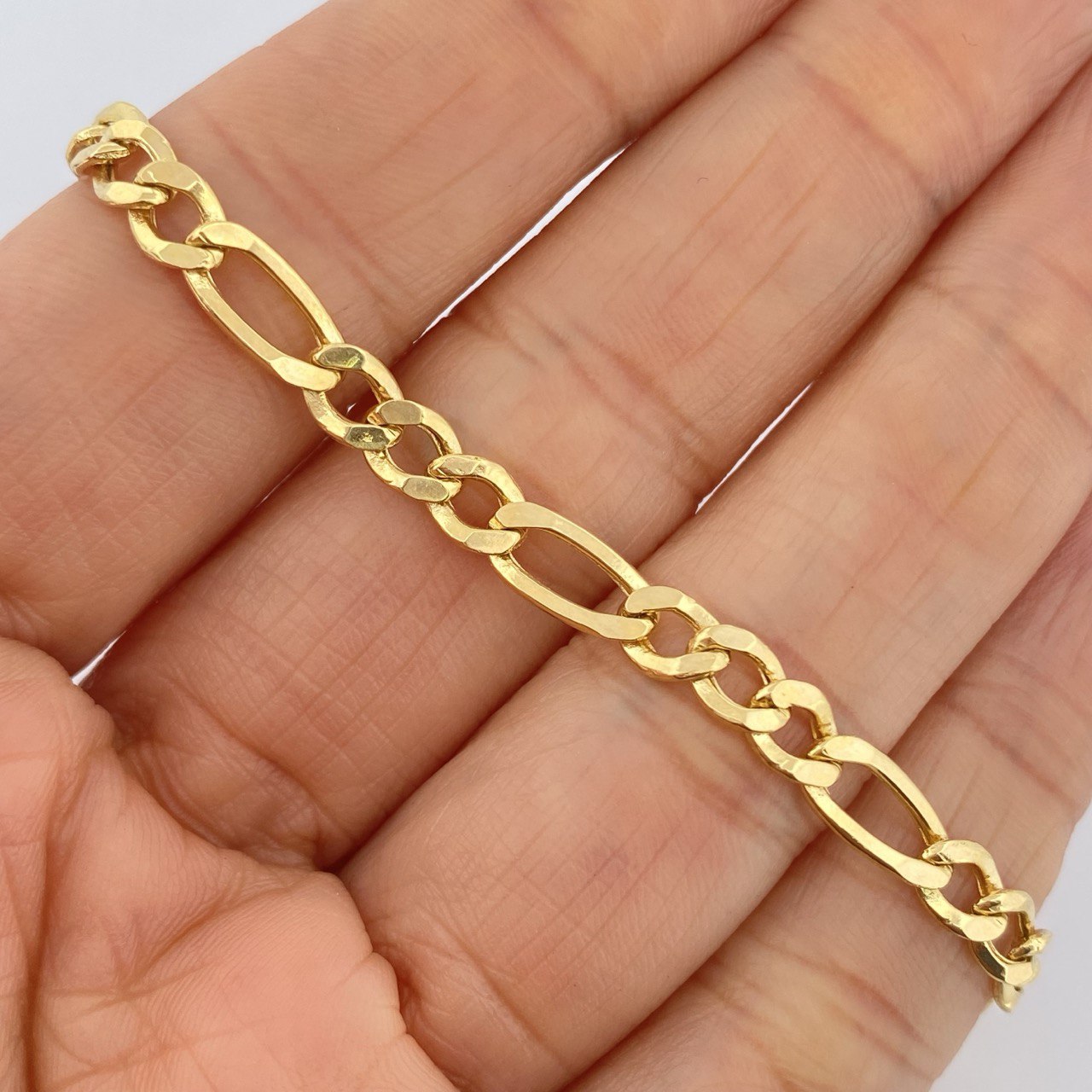 Pulso Figaro 4.1gr / 18.5cm / +1 Oro 18K $