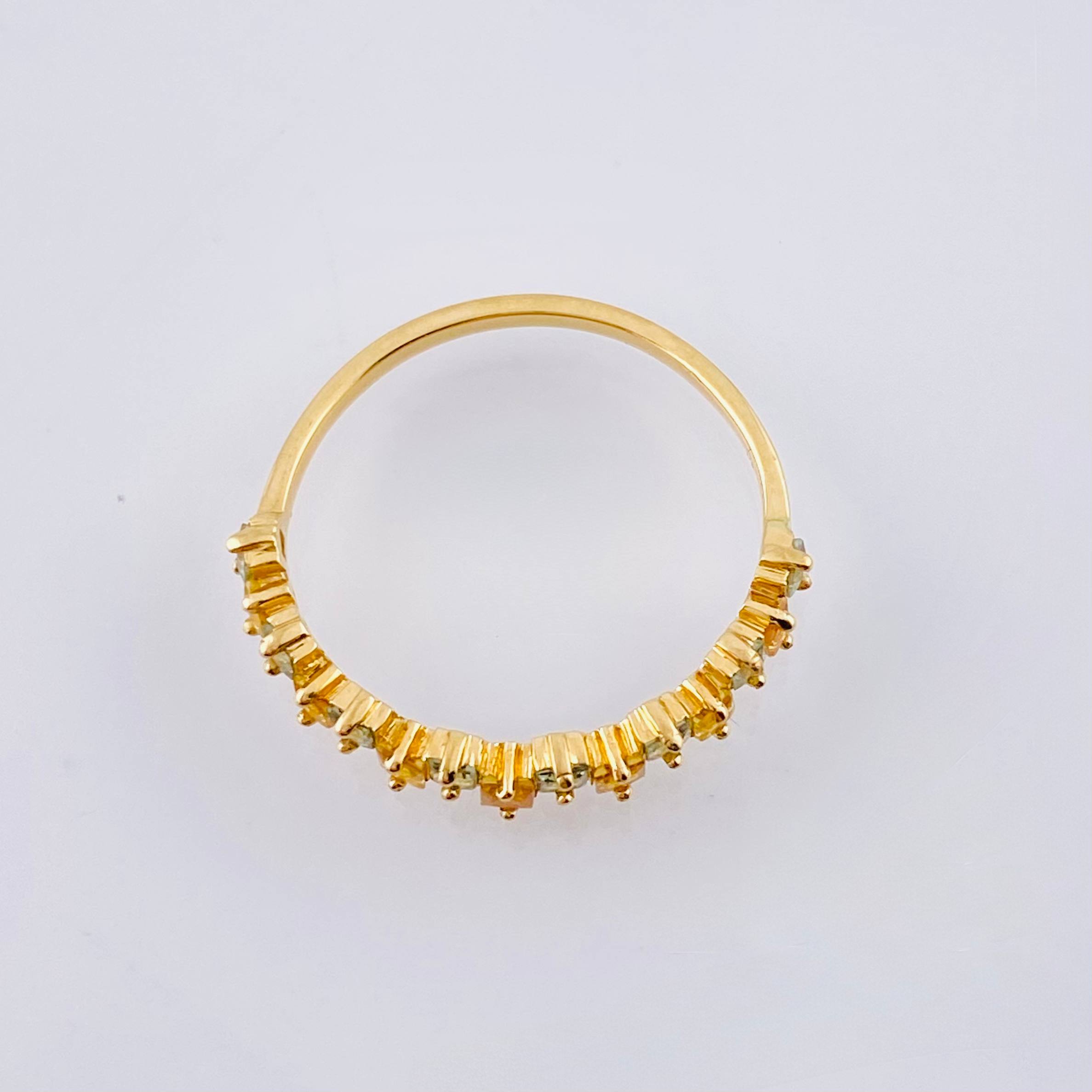 Anillo Zafiros Verdes Amarillos 90pts 1.75gr / T7 1/2 / Oro Amarillo 18K