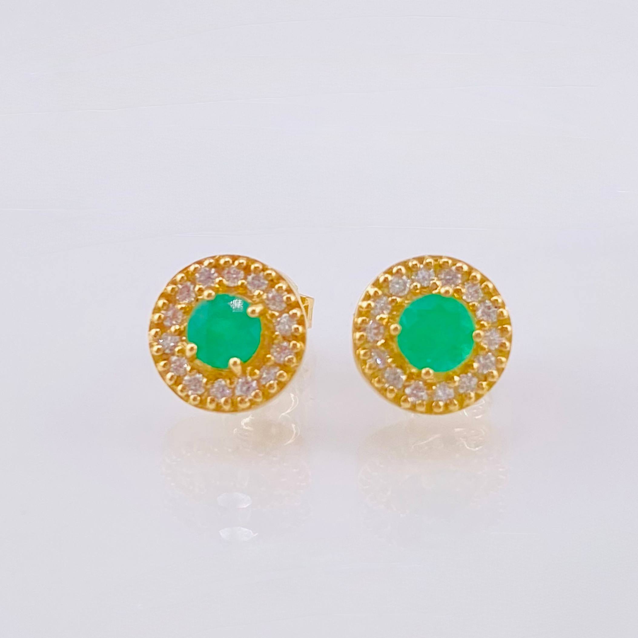 Set Circular Topos + Dije Diamantes 37pts Esmeraldas 84pts 4.2gr / 1.5cm / 8mm Oro Amarillo 18K