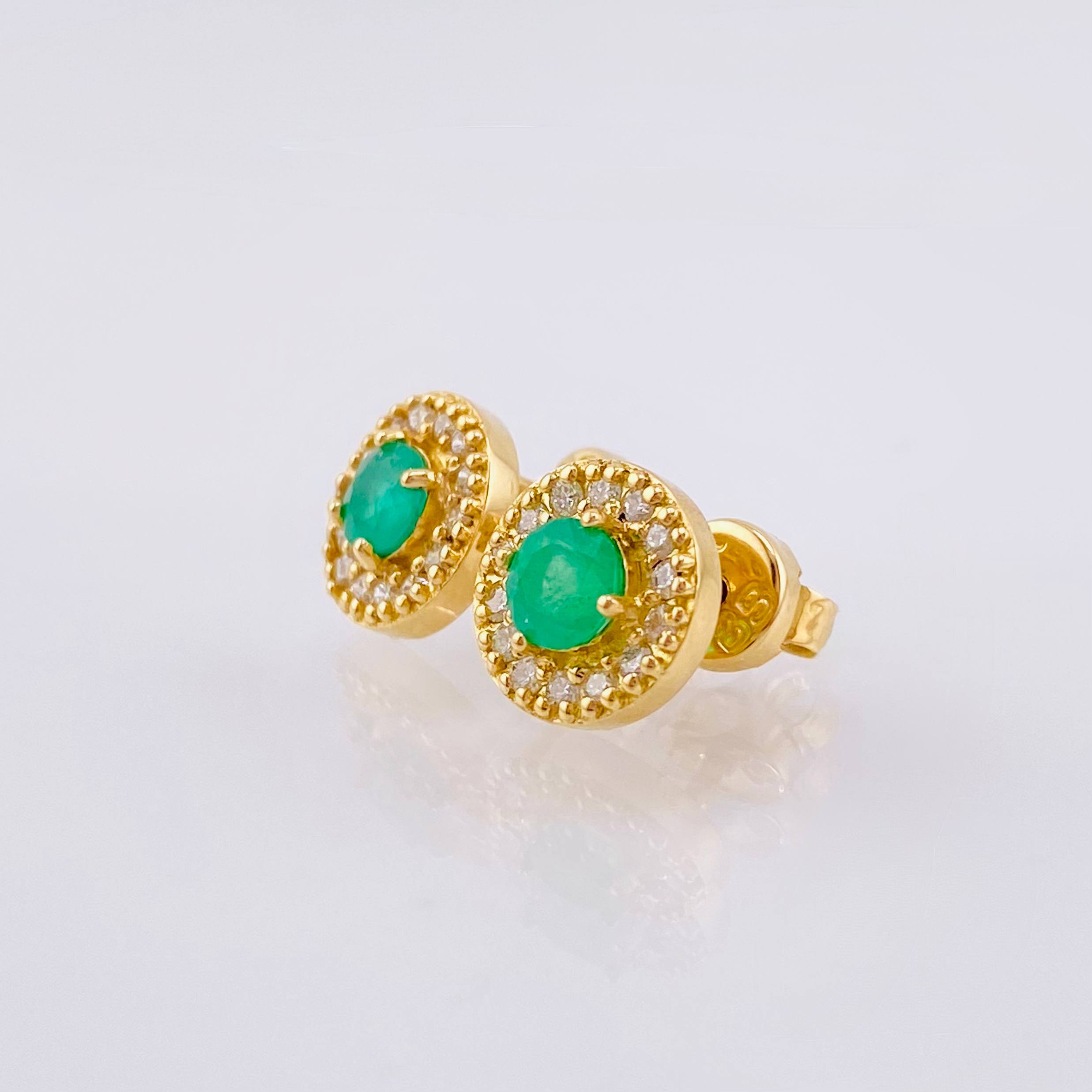 Set Circular Topos + Dije Diamantes 37pts Esmeraldas 84pts 4.2gr / 1.5cm / 8mm Oro Amarillo 18K