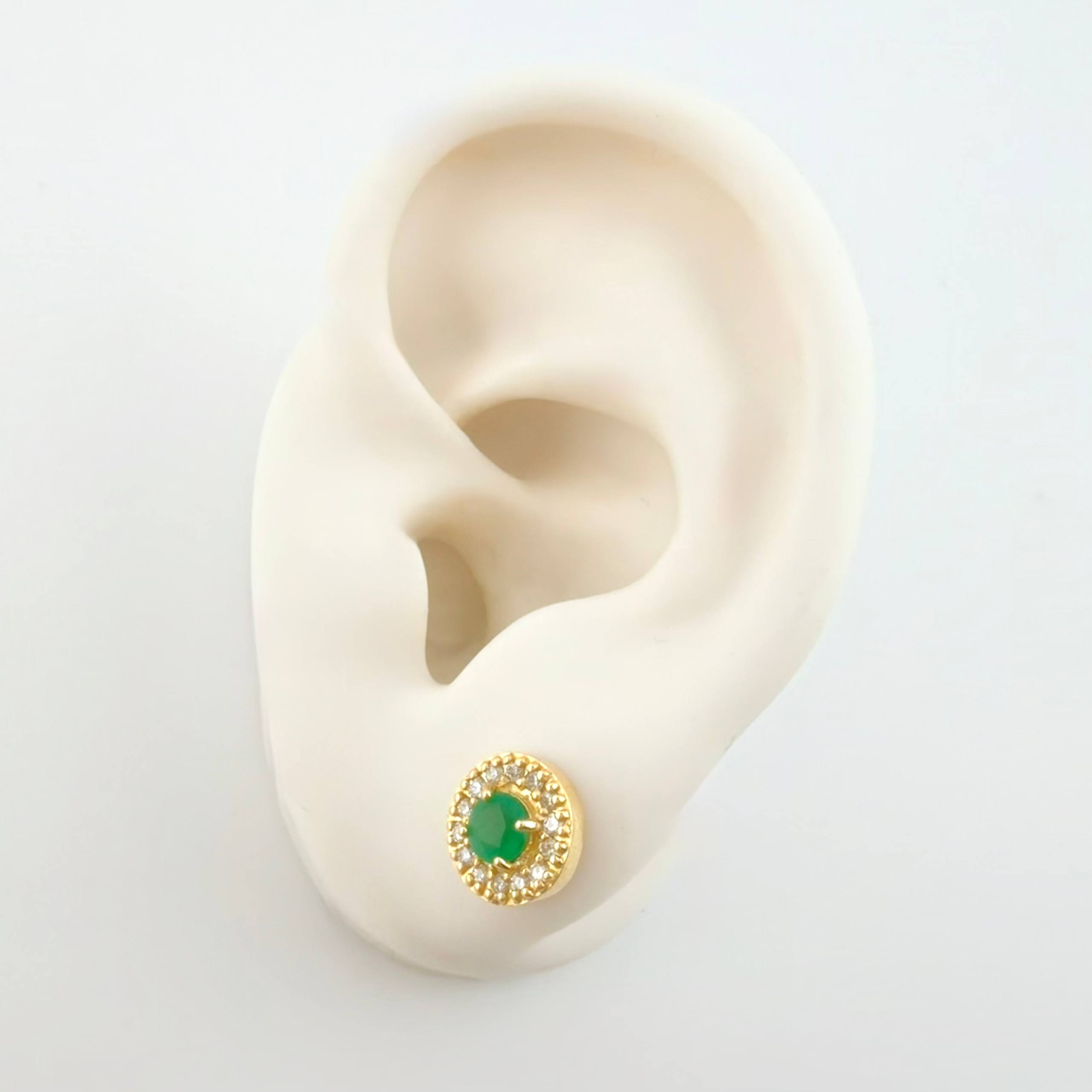 Set Circular Topos + Dije Diamantes 37pts Esmeraldas 84pts 4.2gr / 1.5cm / 8mm Oro Amarillo 18K