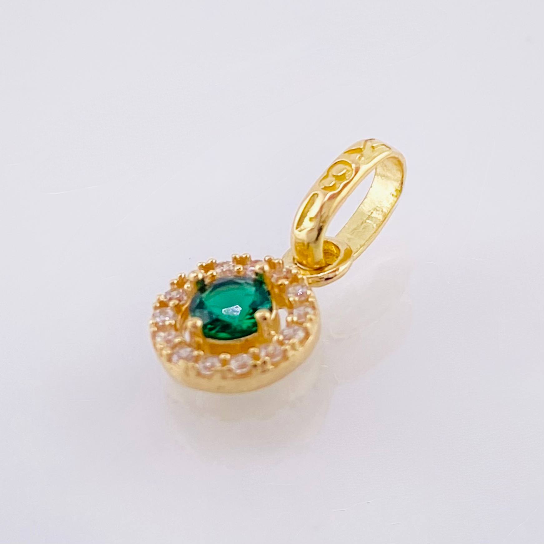 Dije Circular Tupido 0.85gr / 1.5cm / Oro Amarillo 18K