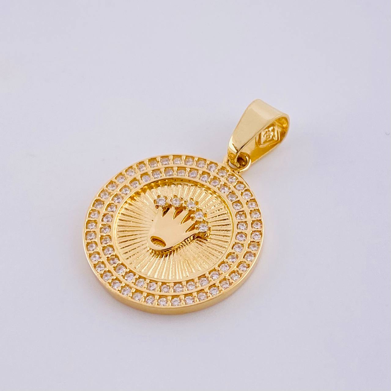 Dije Corona Circular 3.45gr / 2.8cm / Oro Amarillo 18K ©