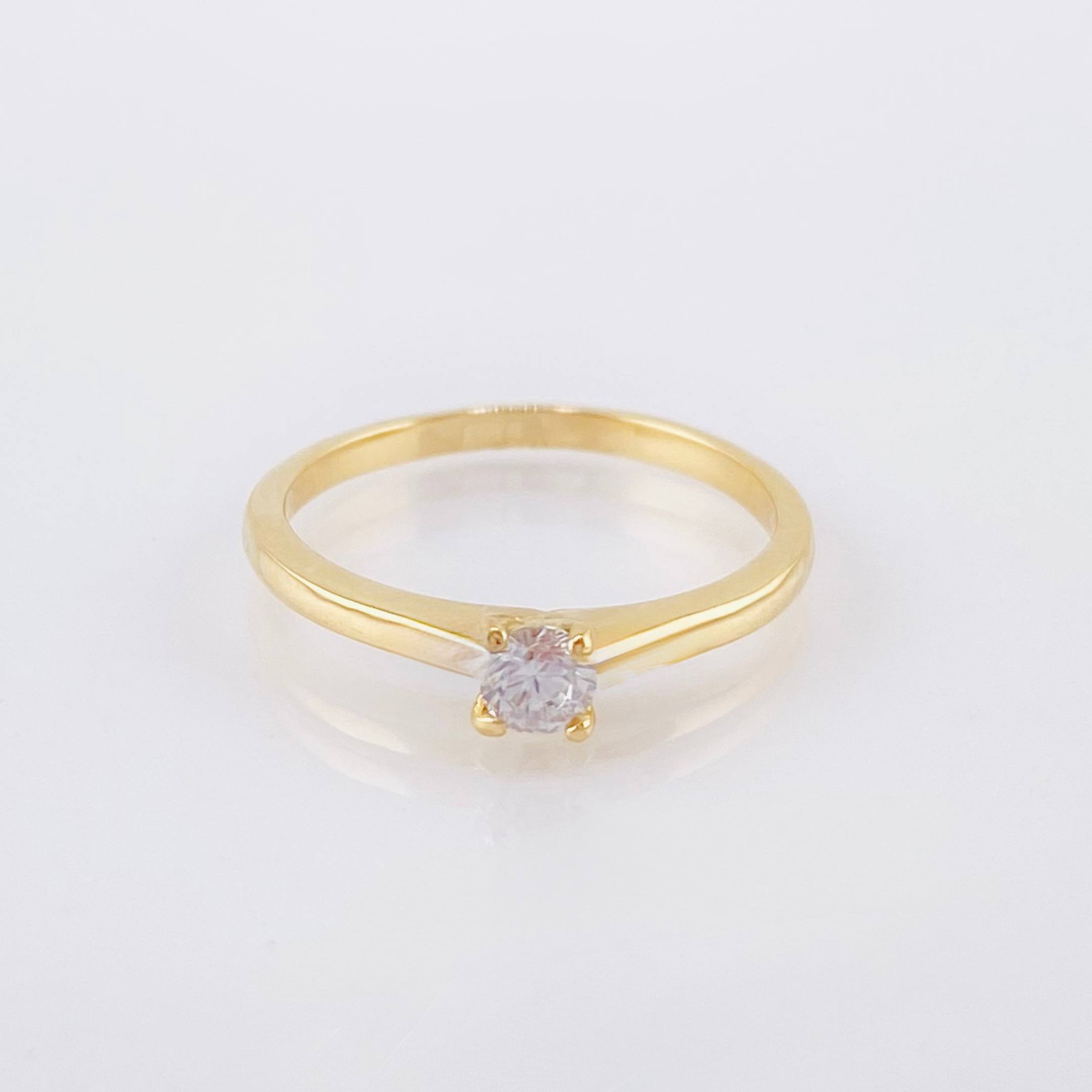 Anillo Solitario 1.95gr / T5 1/4 / Oro Amarillo 18K