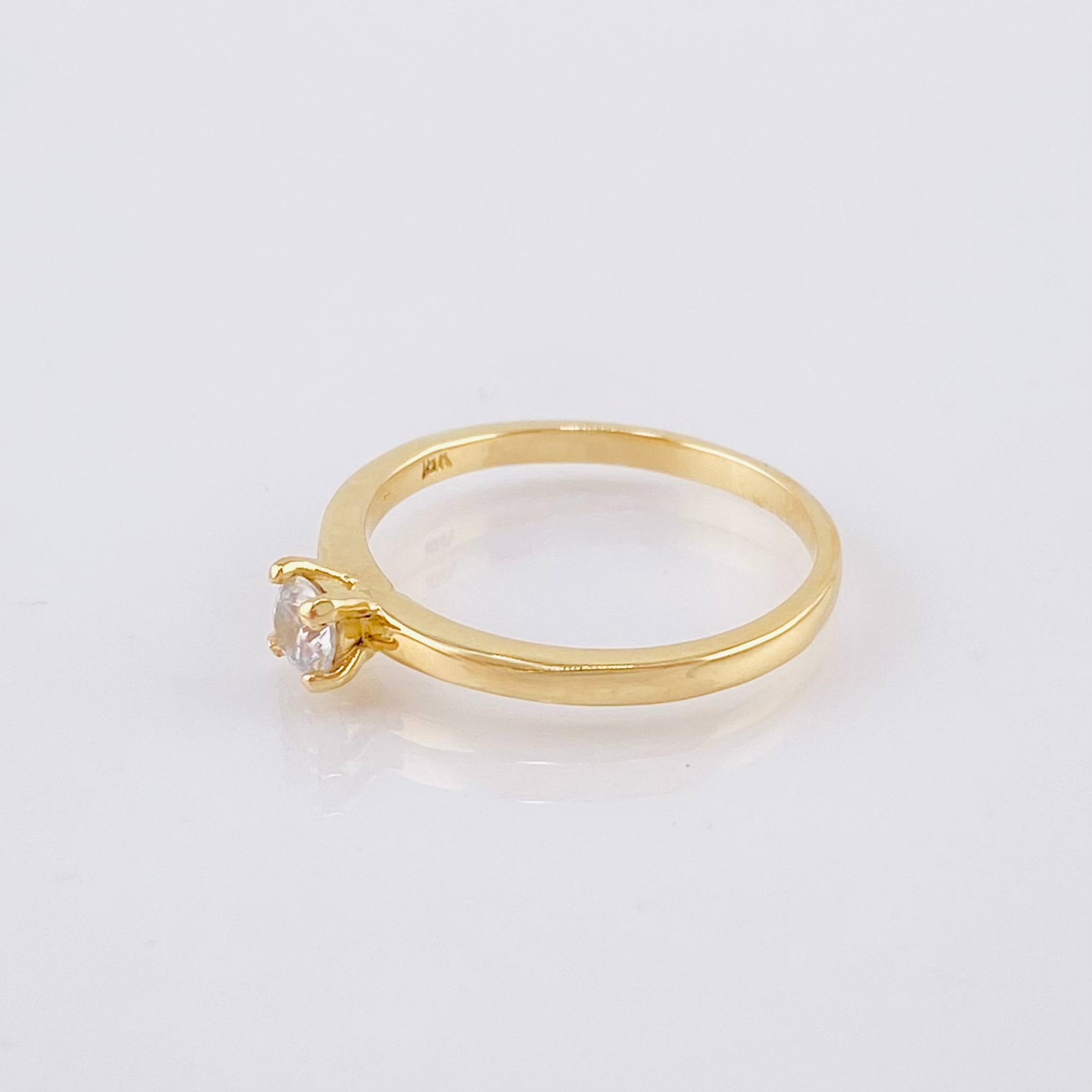 Anillo Solitario 1.95gr / T5 1/4 / Oro Amarillo 18K