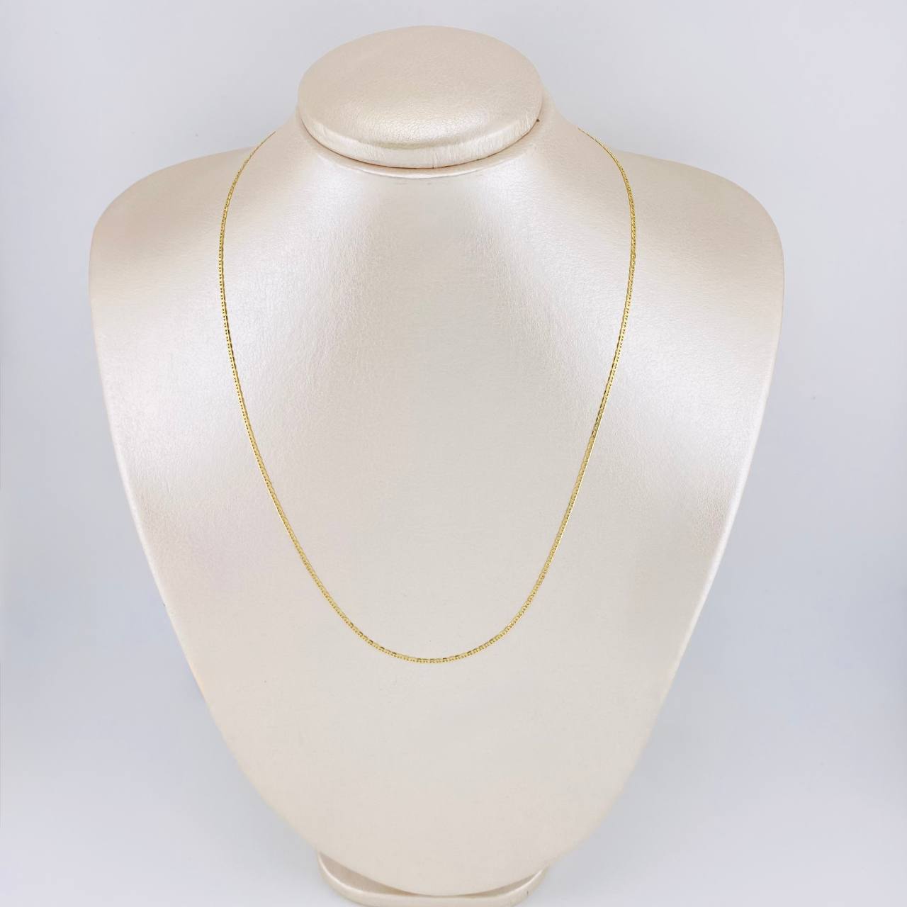 Cadena Escalera Plana 1.75 g / 44.9 cm / 1.4 mm Oro Amarillo 18K