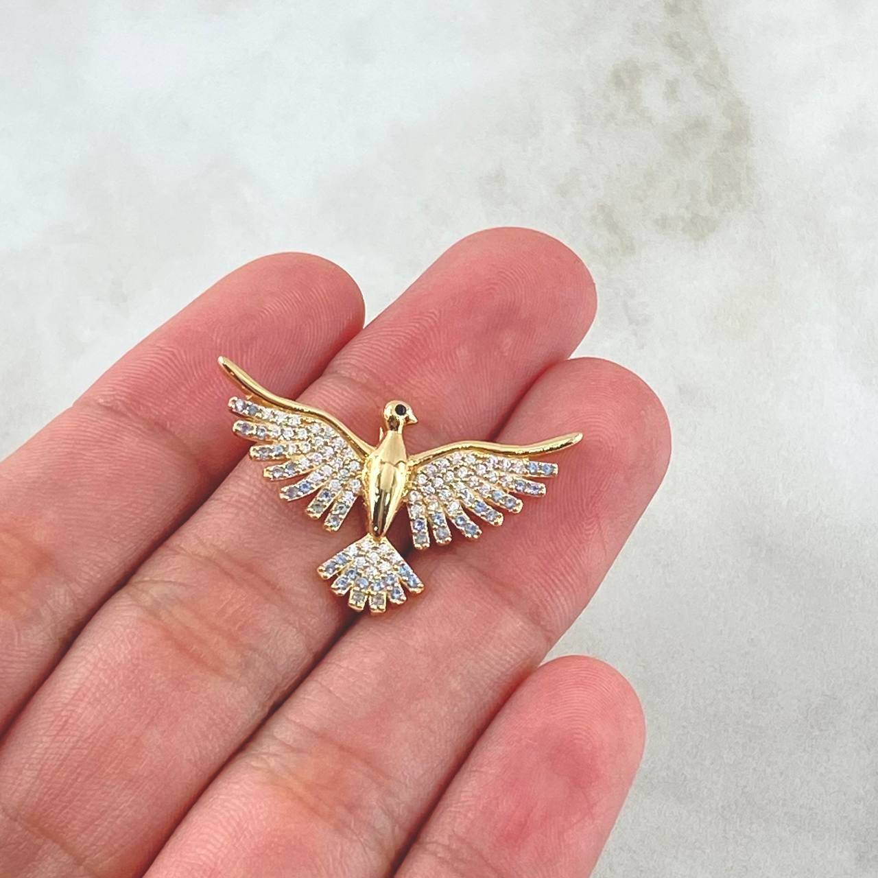 Dije Ave 3.25gr / 1.8cm / Circones Blancos Oro Amarillo 18K *