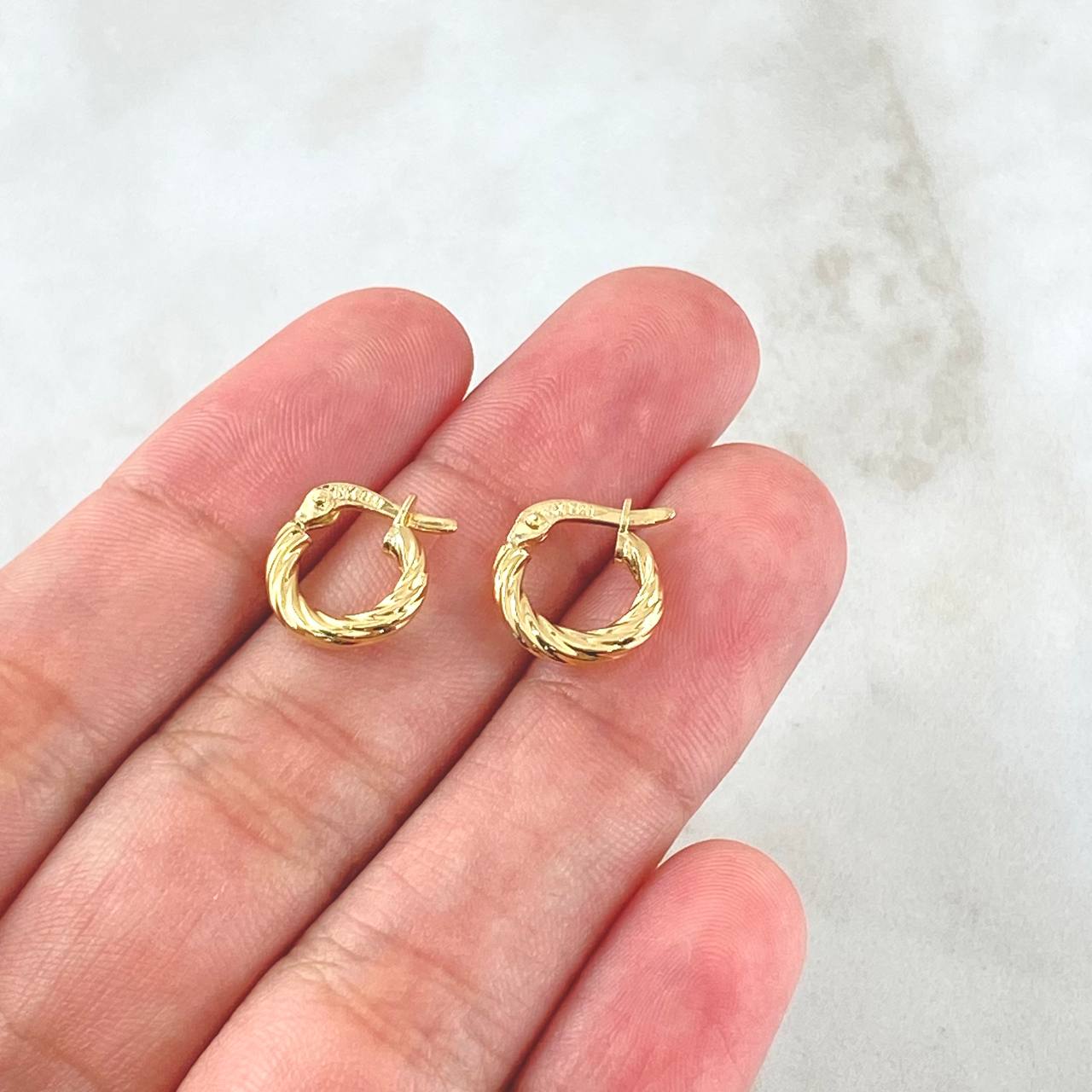 Candongas Sofi 0.9gr / 1.1cm / Oro Amarillo 18K *
