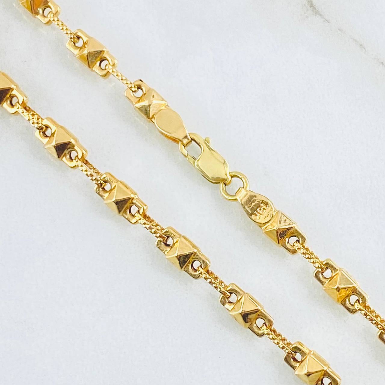 Cadena Rustica Cuadriculada 10.9gr / 60cm / Oro Amarillo 18K