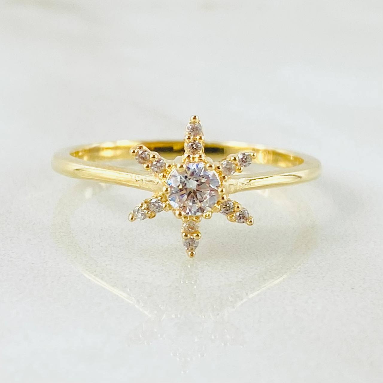 Anillo Estrella Fugaz 2.1gr / T6 3/4 / Oro Amarillo 18K