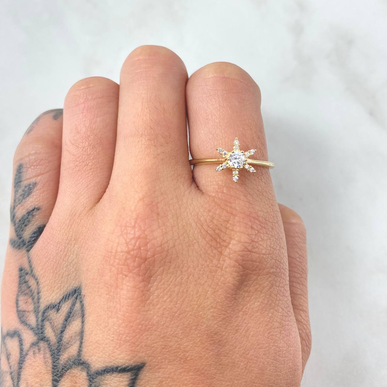 Anillo Estrella Fugaz 2.1gr / T6 3/4 / Oro Amarillo 18K
