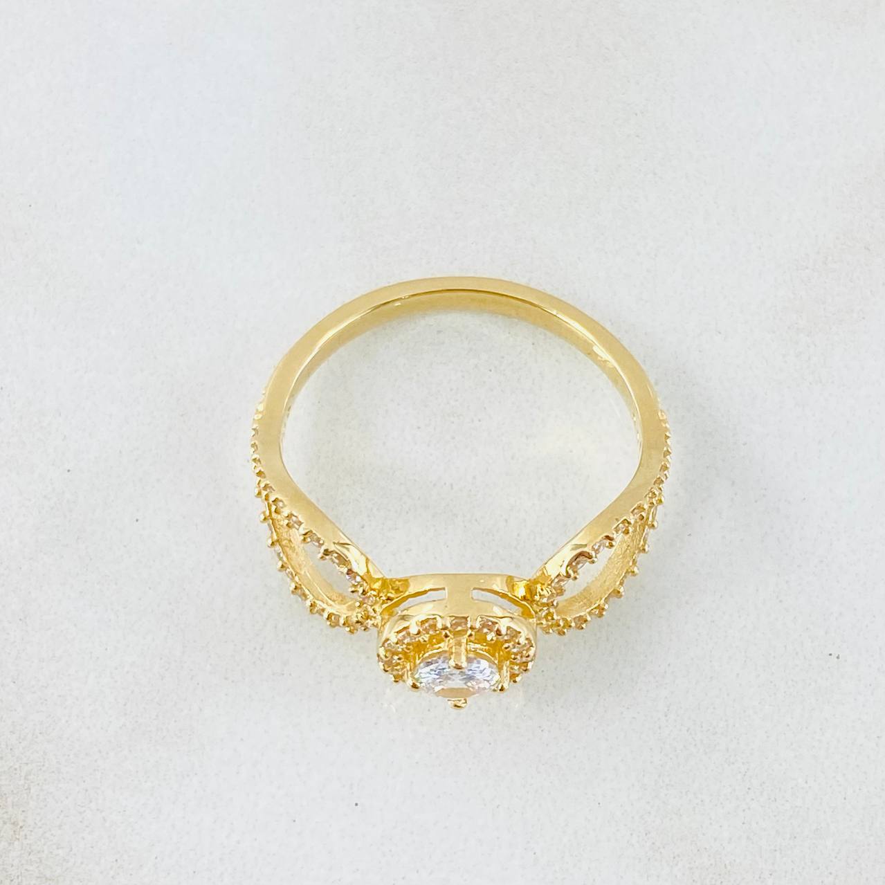 Anillo Halo Infinito 2.95gr / T7 1/4 / Oro Amarillo 18K ©