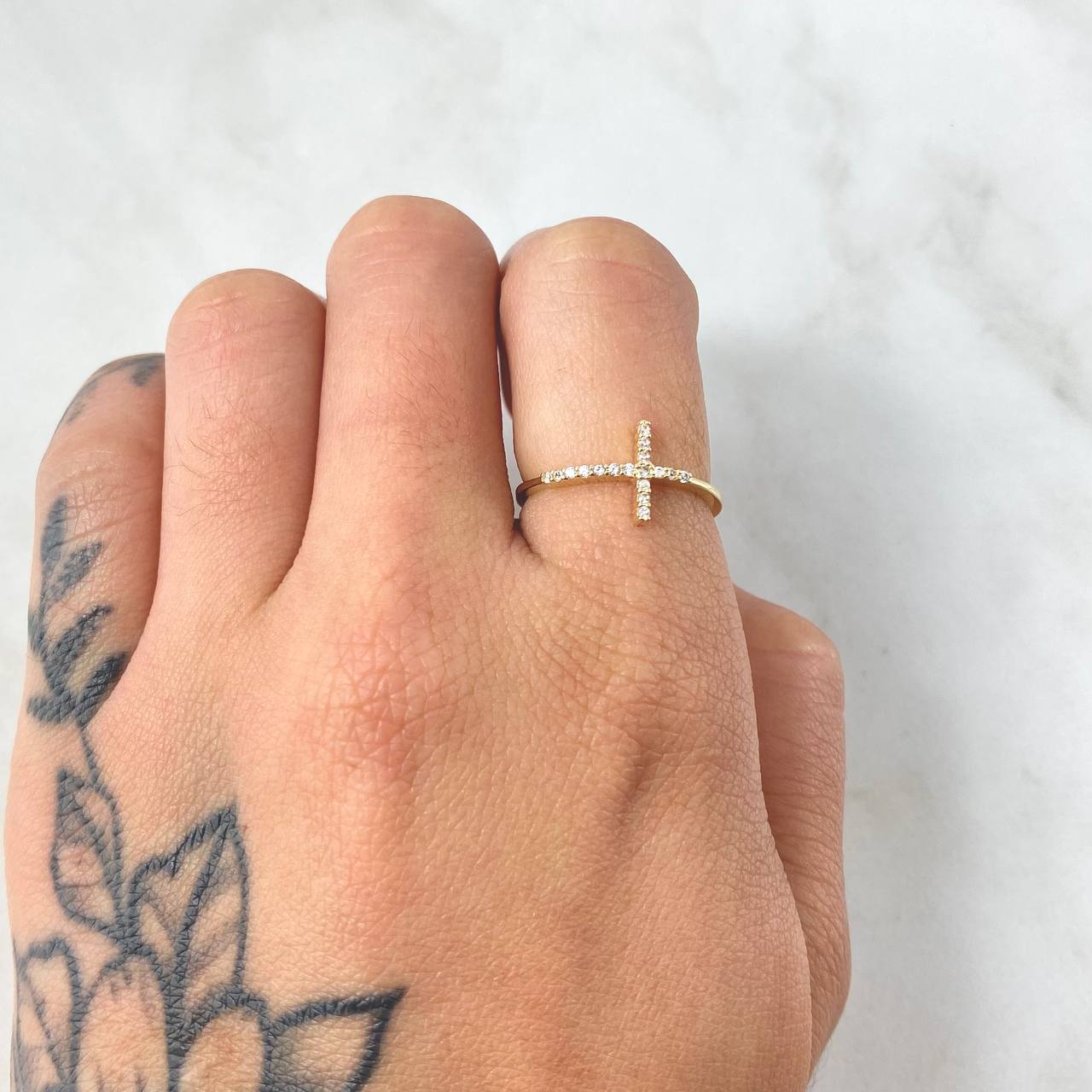 Anillo Cruz 1.5gr / T5 1/2 / Oro Amarillo 18K