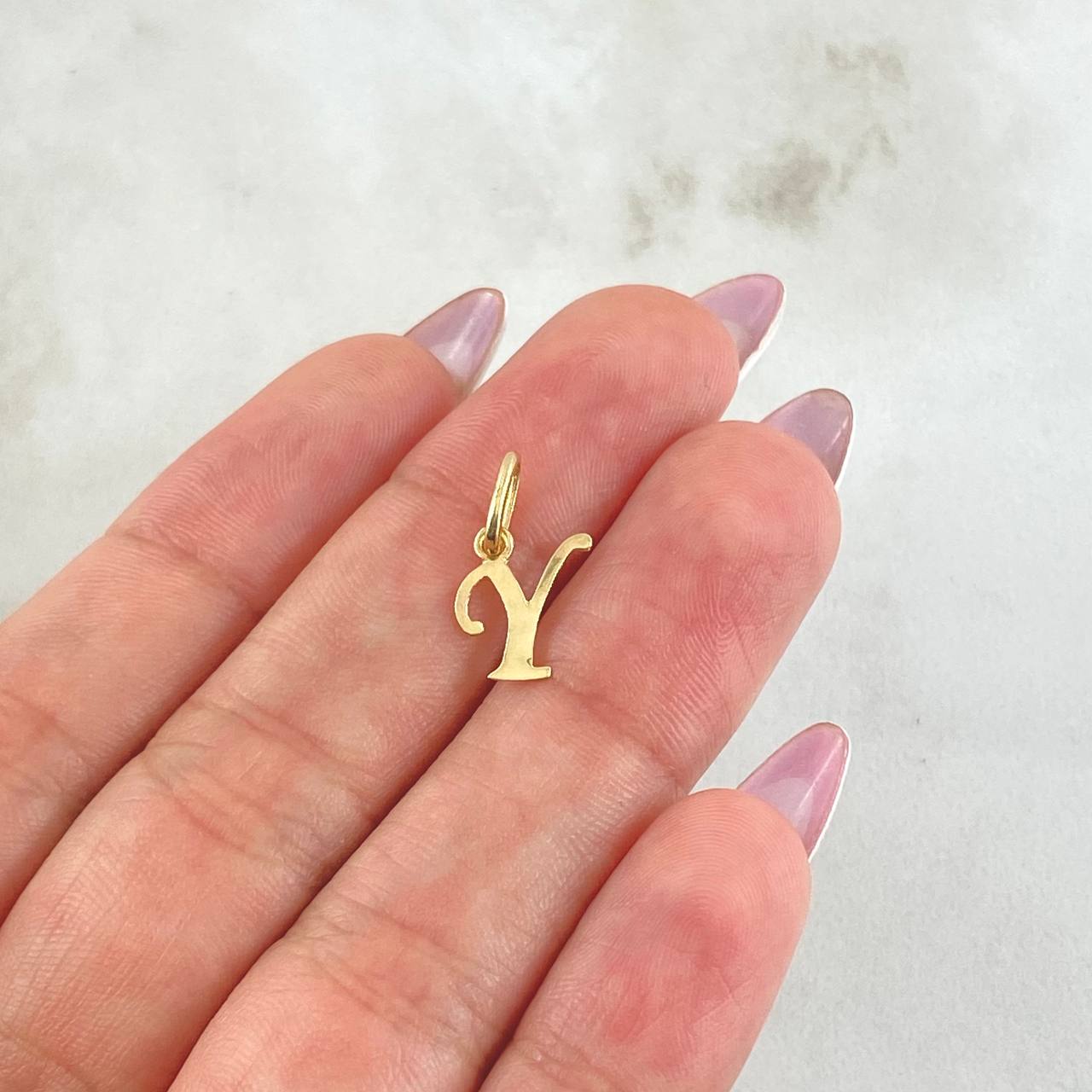Dije Letra Y 0.4gr / 1.6cm / Oro Amarillo 18K