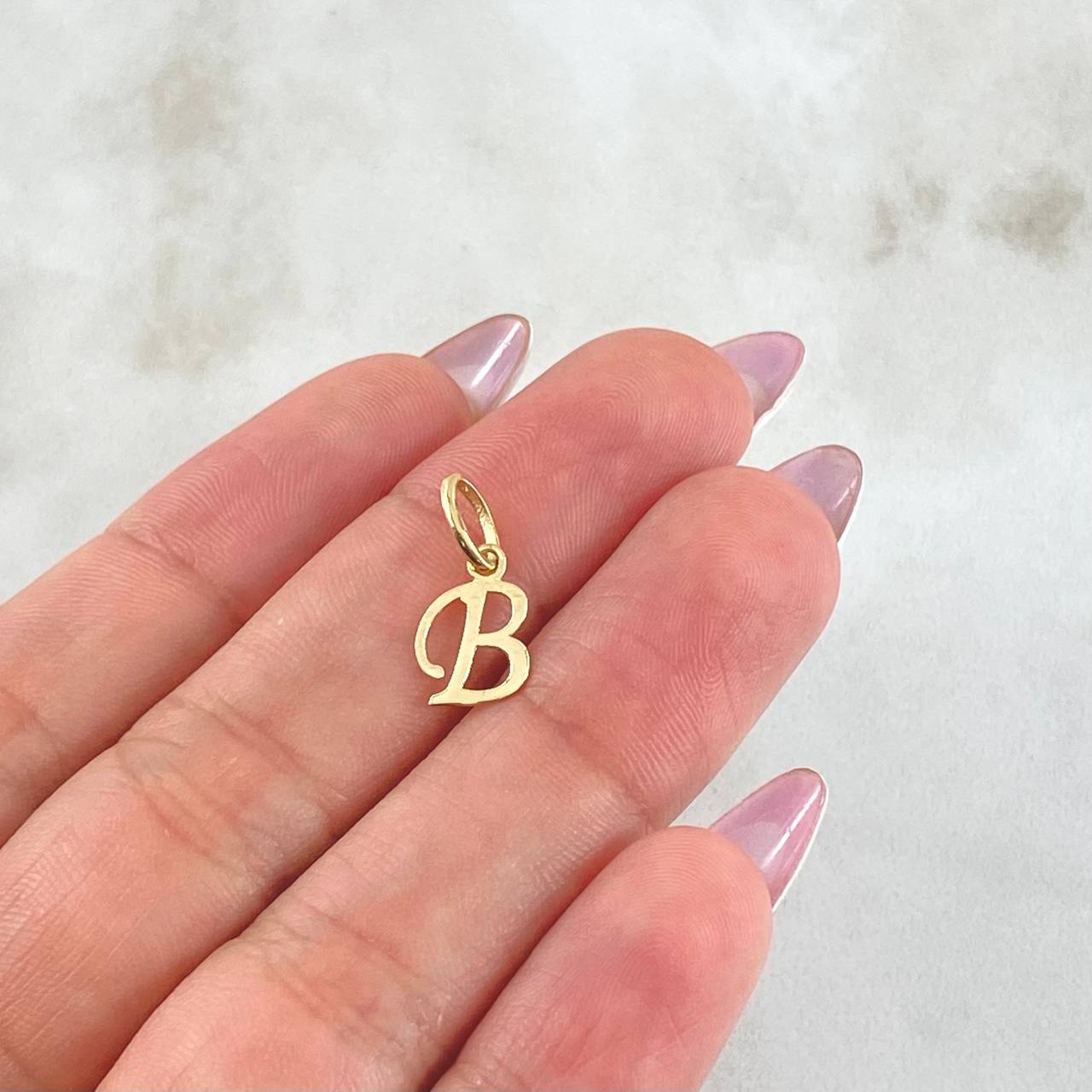 Dije Letra B 0.4gr / 1.6cm / Oro Amarillo 18K