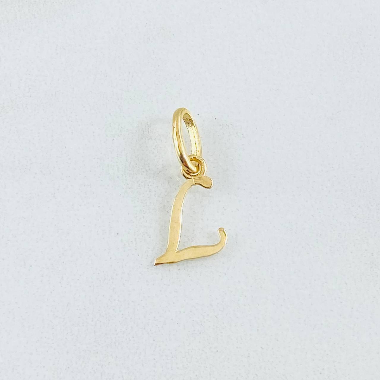 Dije Letra L 0.35gr / 1.6cm / Oro Amarillo 18K