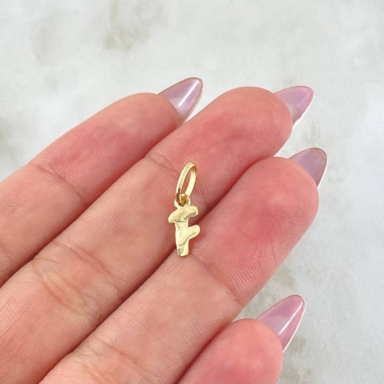 Dije Letra F Cursiva 0.4gr / 1.6cm / Oro Amarillo 18K