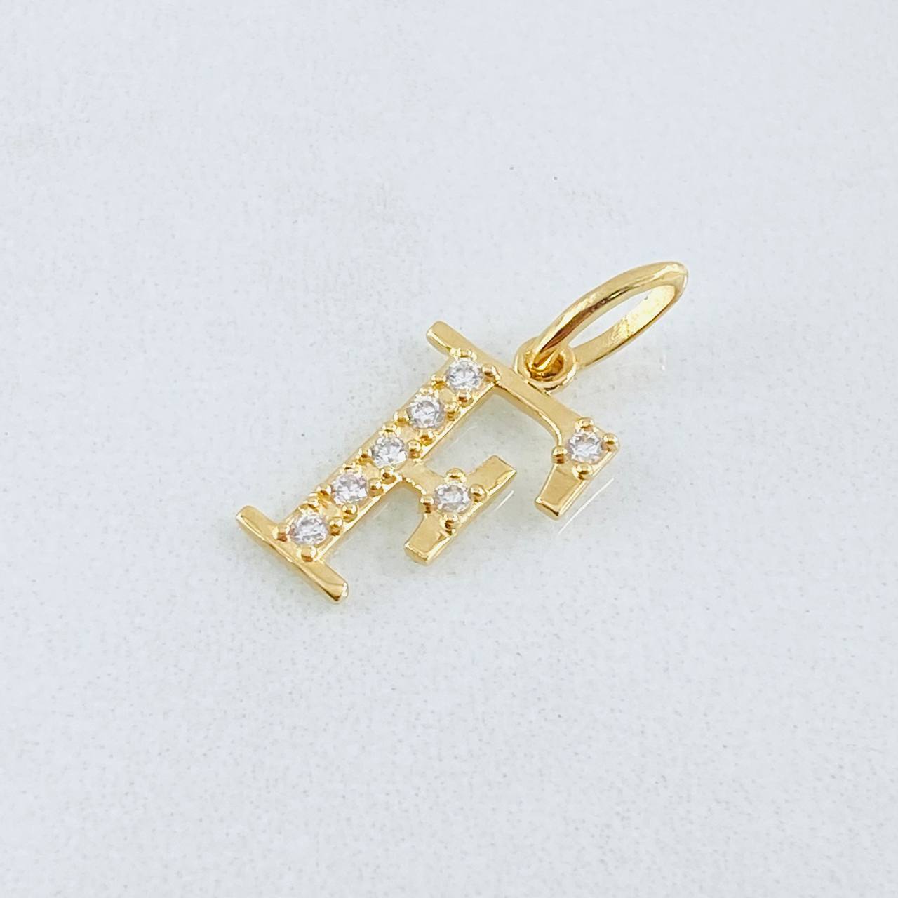 Dije Letra F 0.75gr / 2cm / Oro Amarillo 18K