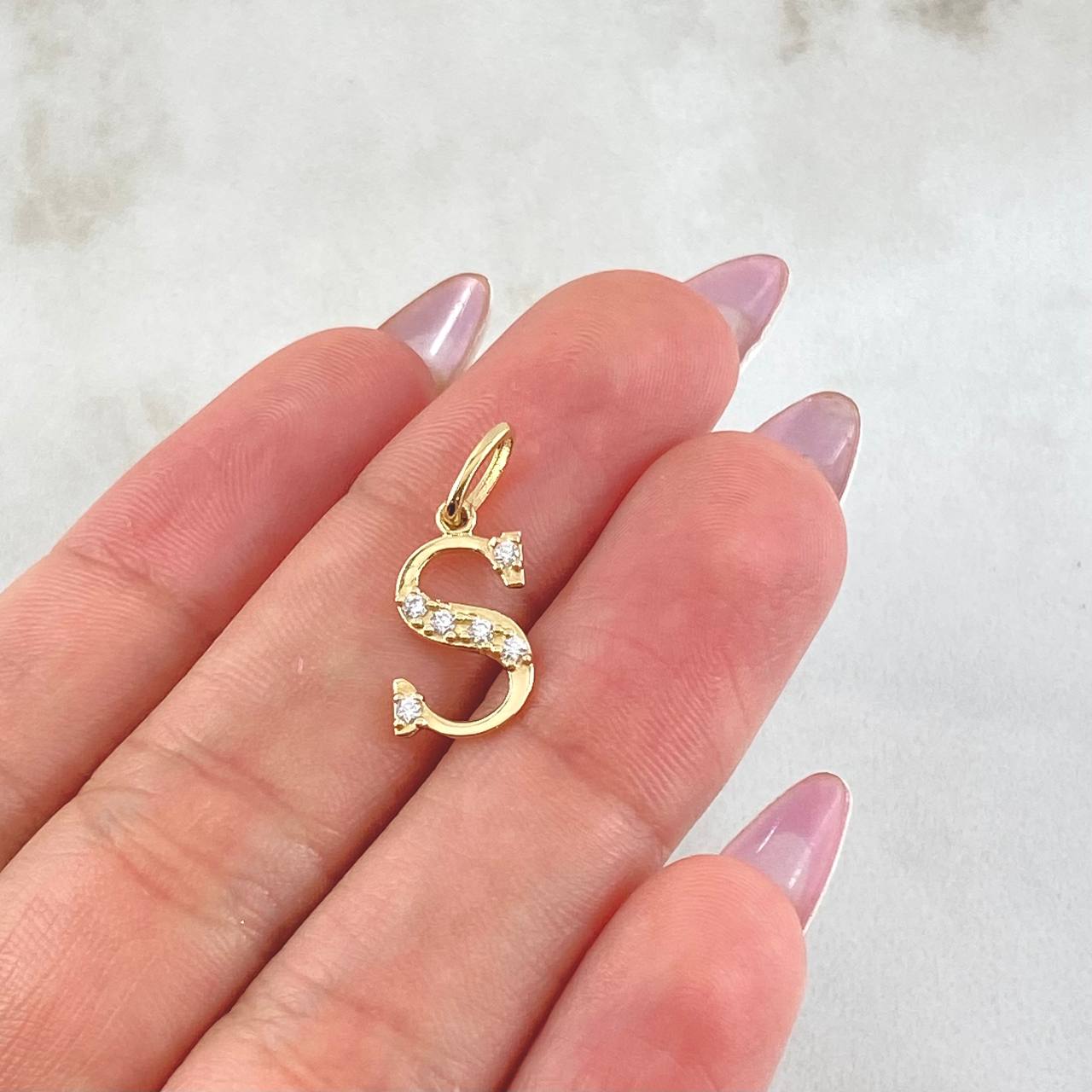 Dije Letra S 0.8gr / 2cm / Oro Amarillo 18K