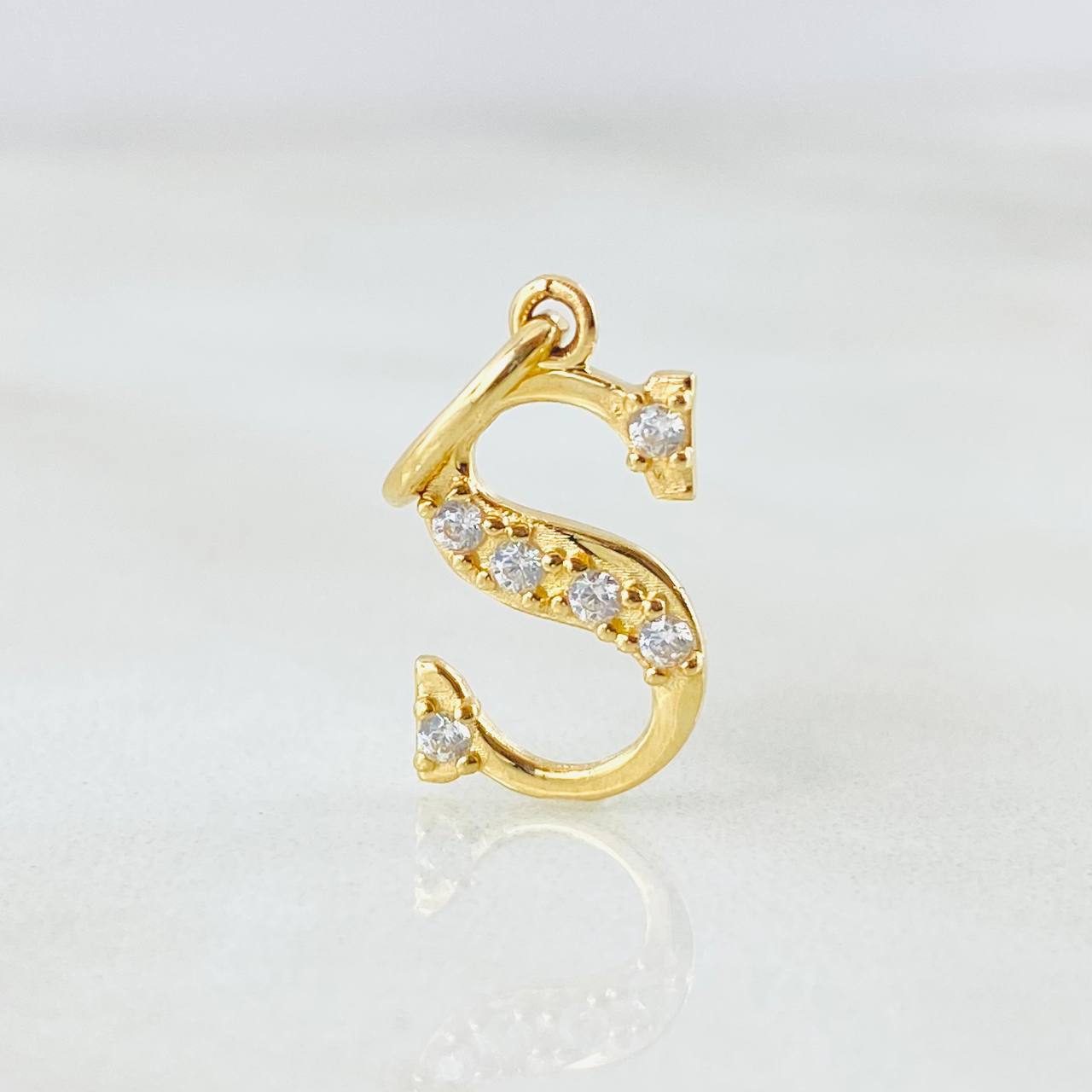 Dije Letra S 0.8gr / 2cm / Oro Amarillo 18K