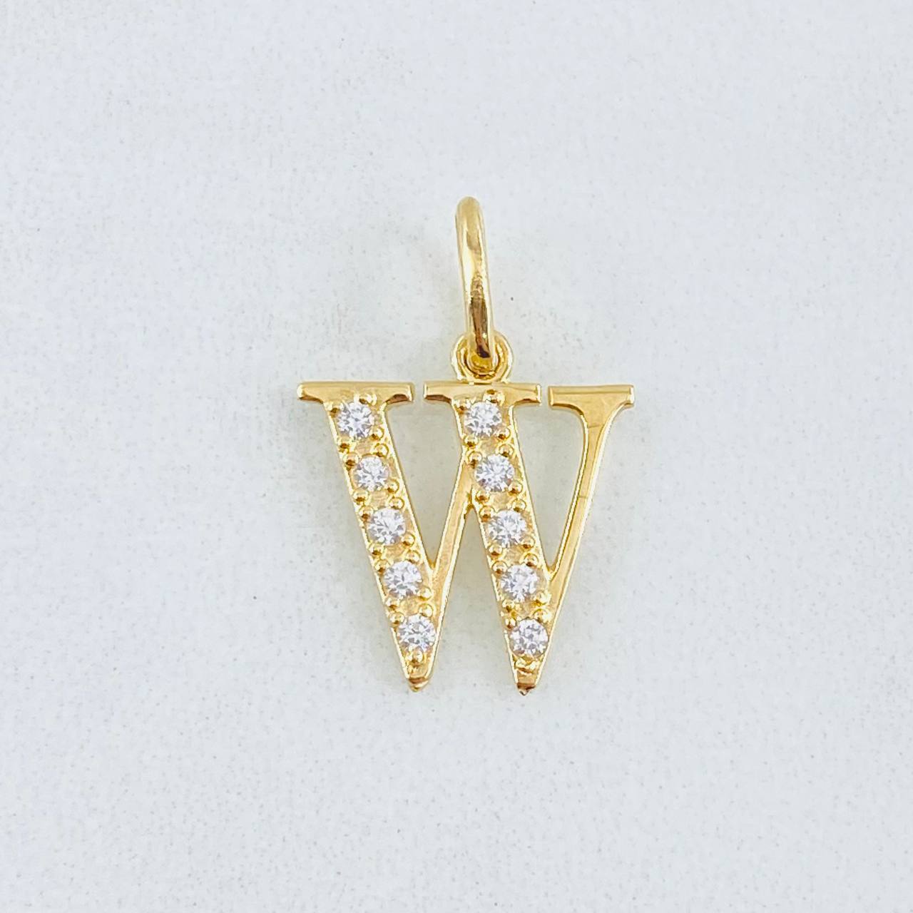 Dije Letra W 1gr / 2cm / Oro Amarillo 18K