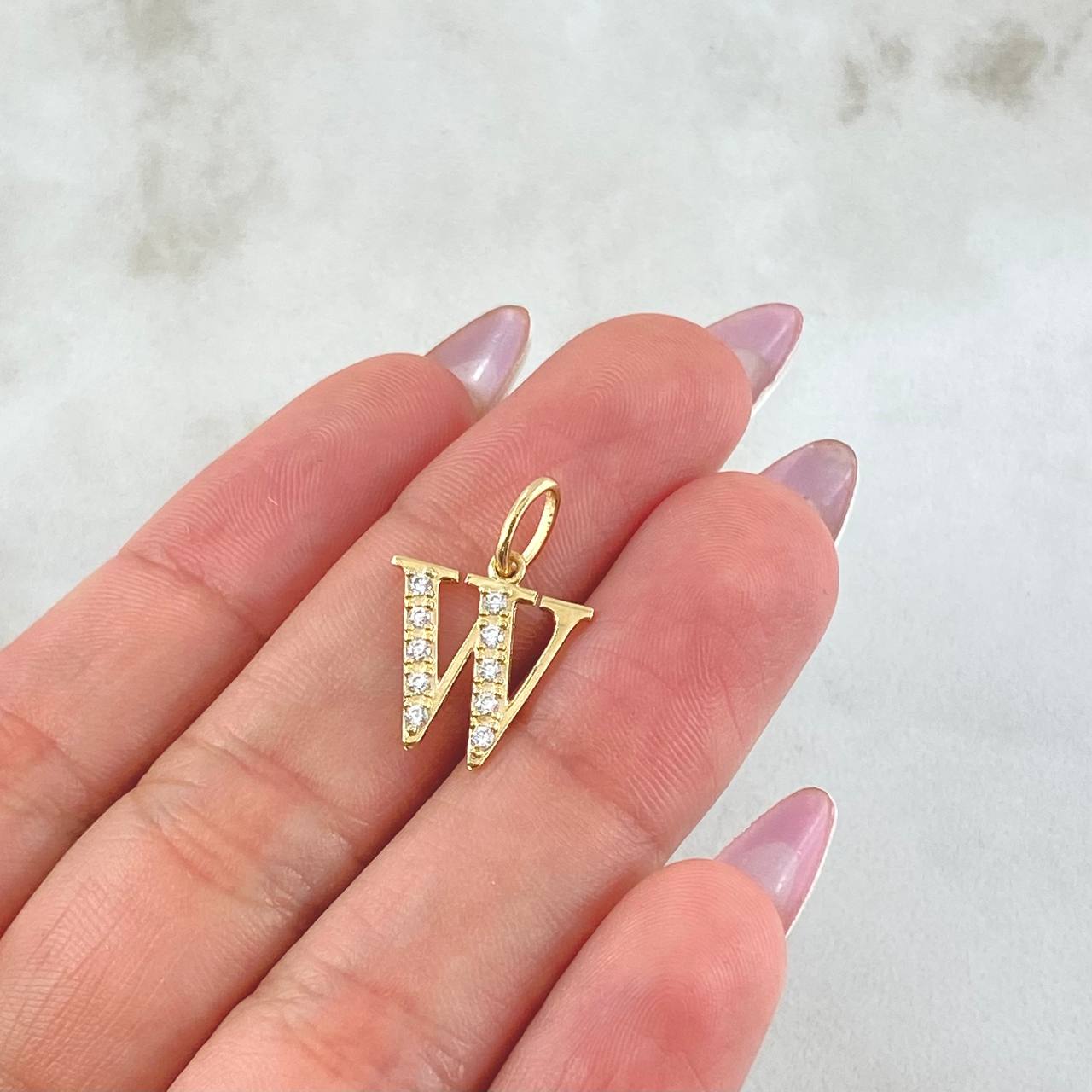 Dije Letra W 1gr / 2cm / Oro Amarillo 18K