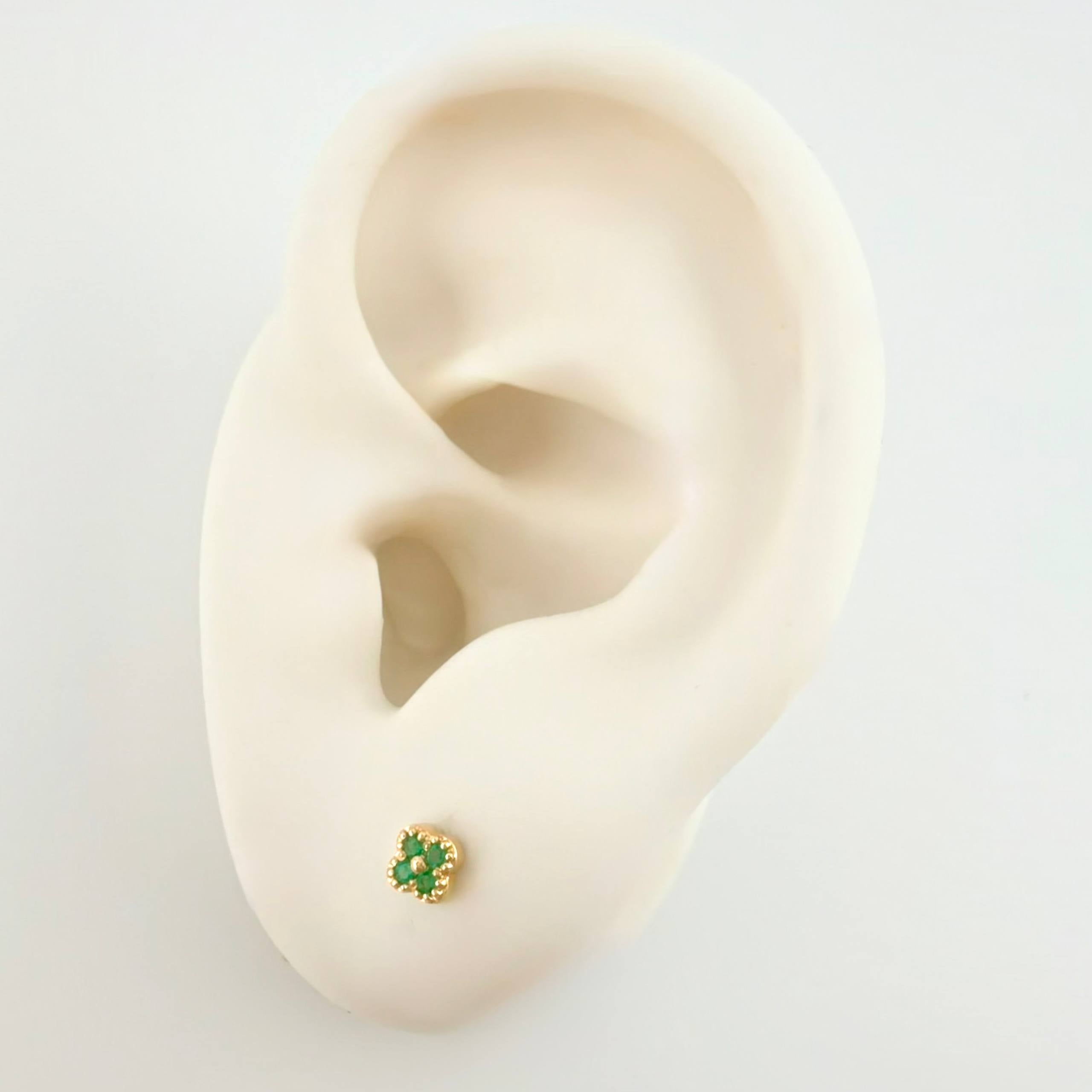 Topos Trebol Esmeralda 6pts 0.8gr / 3.6mm Oro Amarillo 18K *