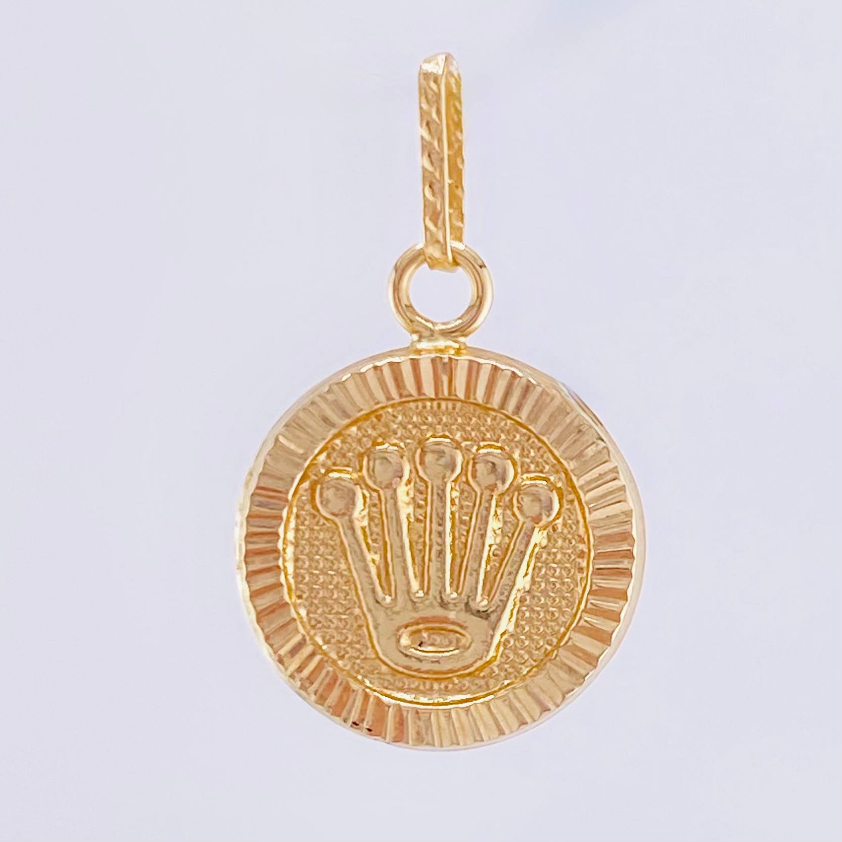 Dije Corona Circular Diamantada 1.05gr / 2.3cm / Oro Amarillo 18K ©