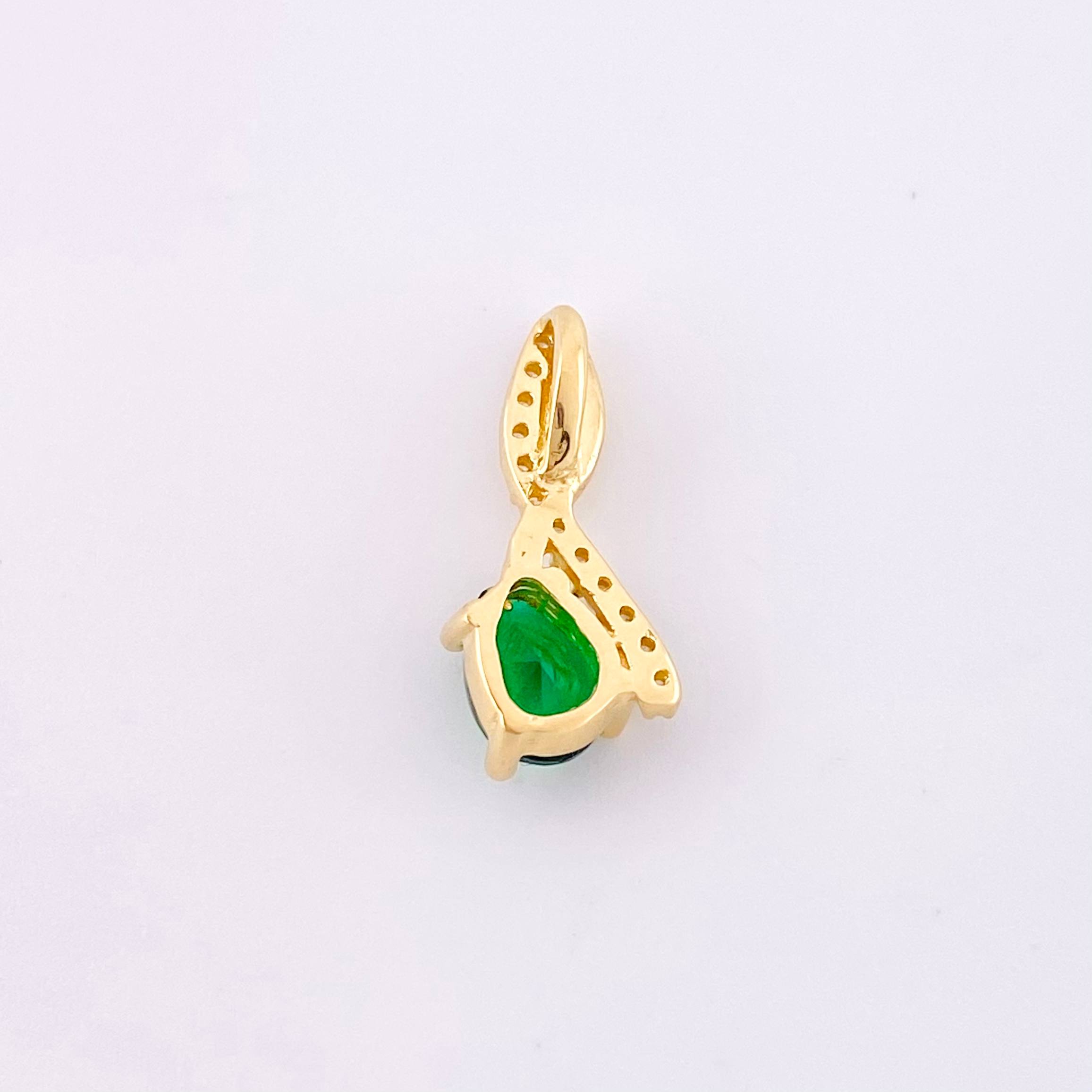 Dije Nota Sol Verde 1.3gr / 1.8cm / Oro Amarillo 18K ©