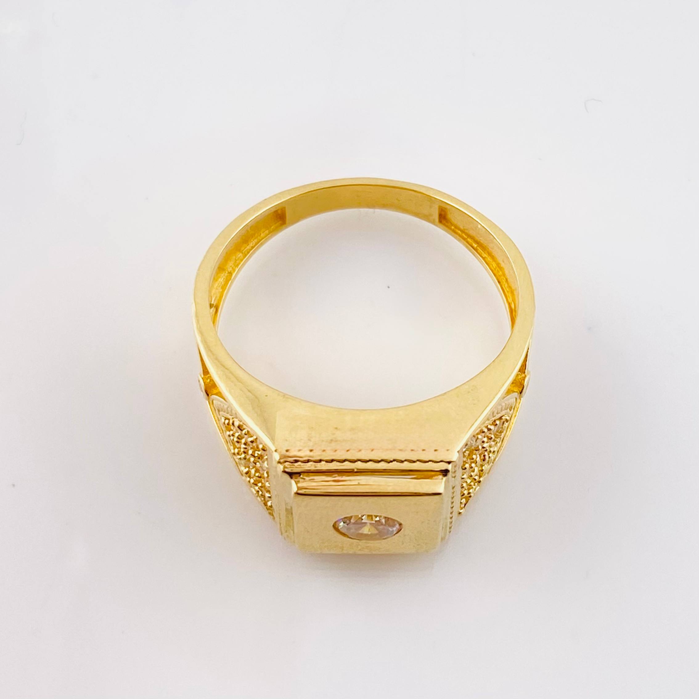 Anillo Medio Rombo Texturizado 6.75gr / T10 / Oro Amarillo 18K