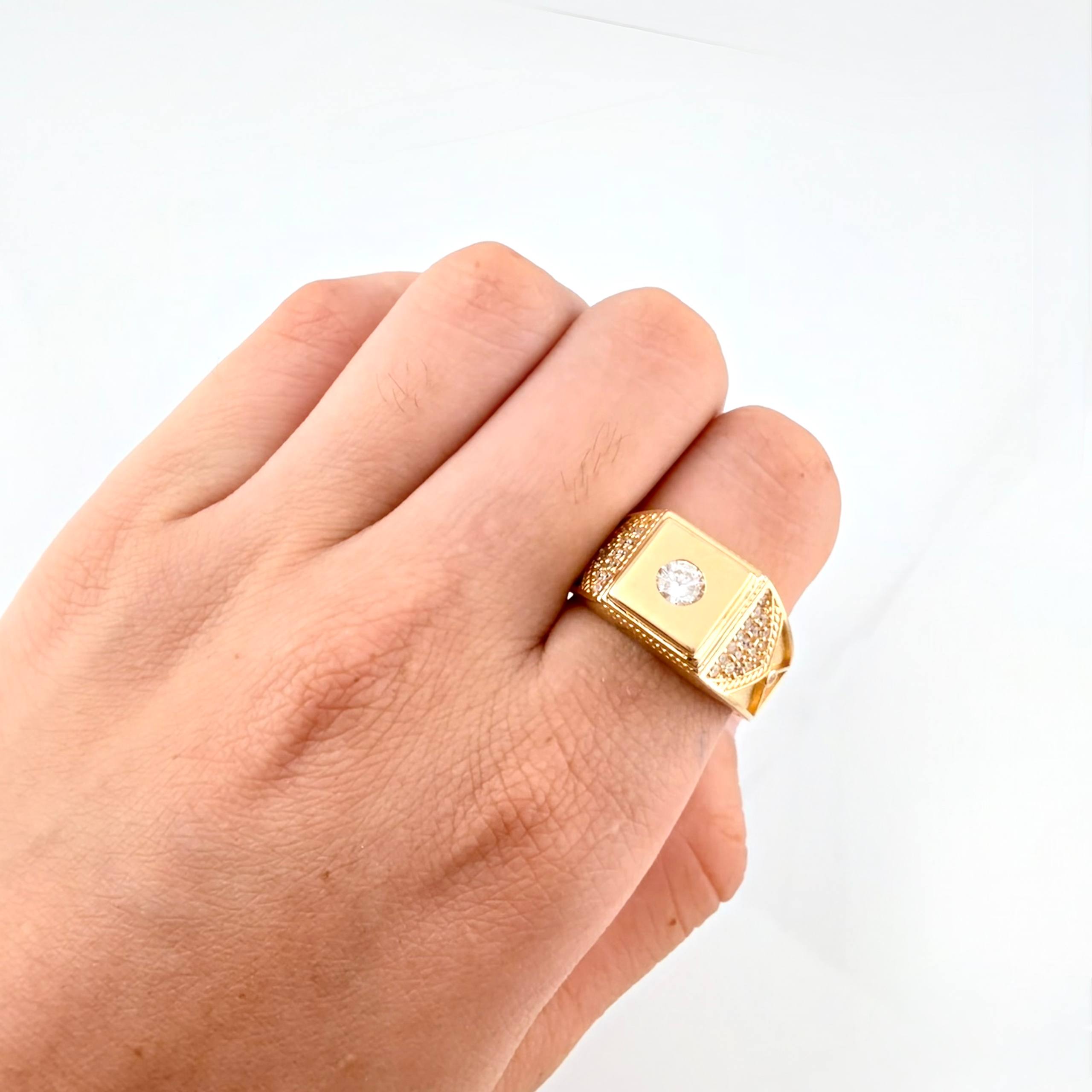 Anillo Medio Rombo Texturizado 6.75gr / T10 / Oro Amarillo 18K