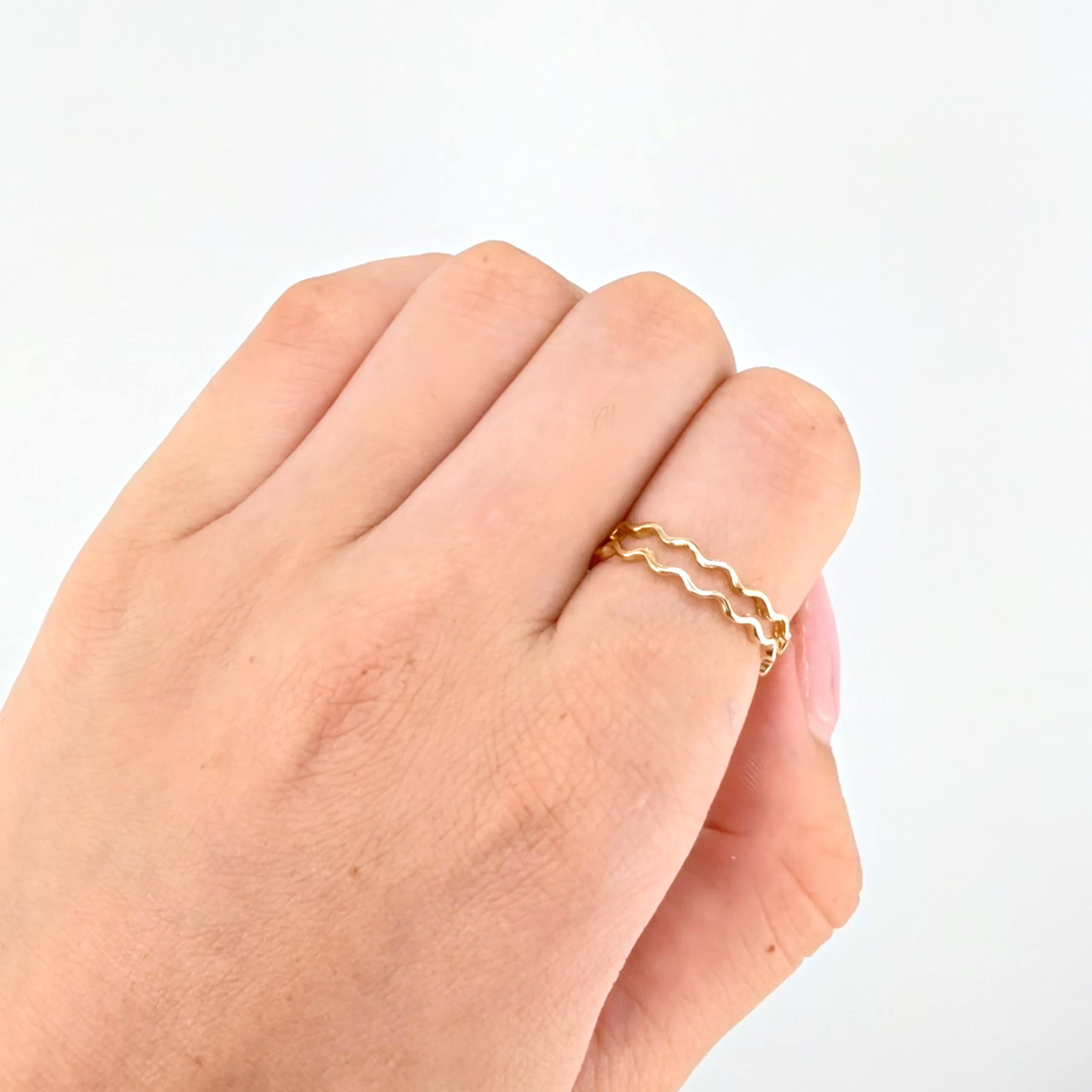 Anillo Zig Zag Perpendicular 1.45gr / T6 1/2 / Oro Amarillo 18K ©