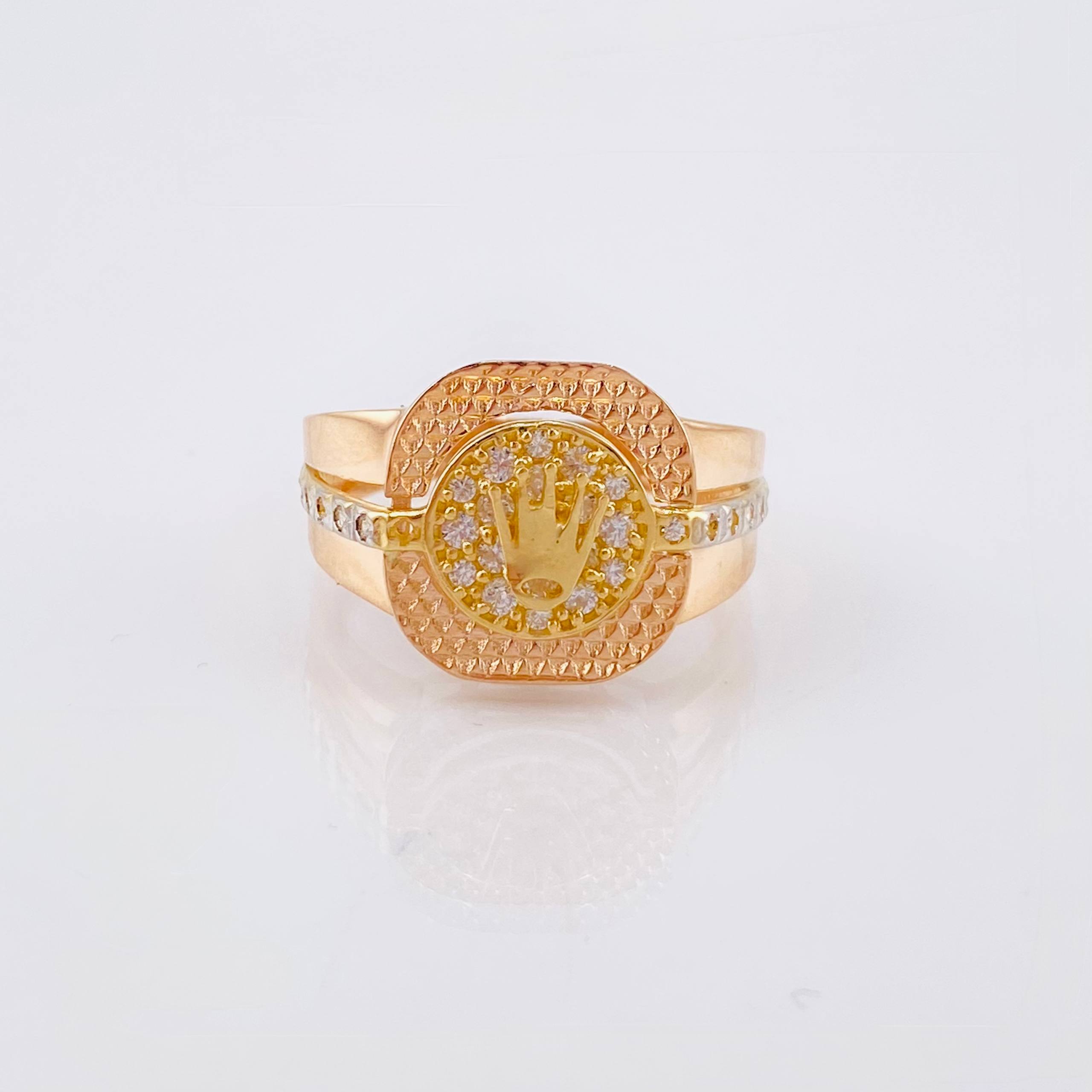 Anillo Corona Sobresalto Diamantado 5.5gr / T10 1/4 / Tres Oros 18K ©