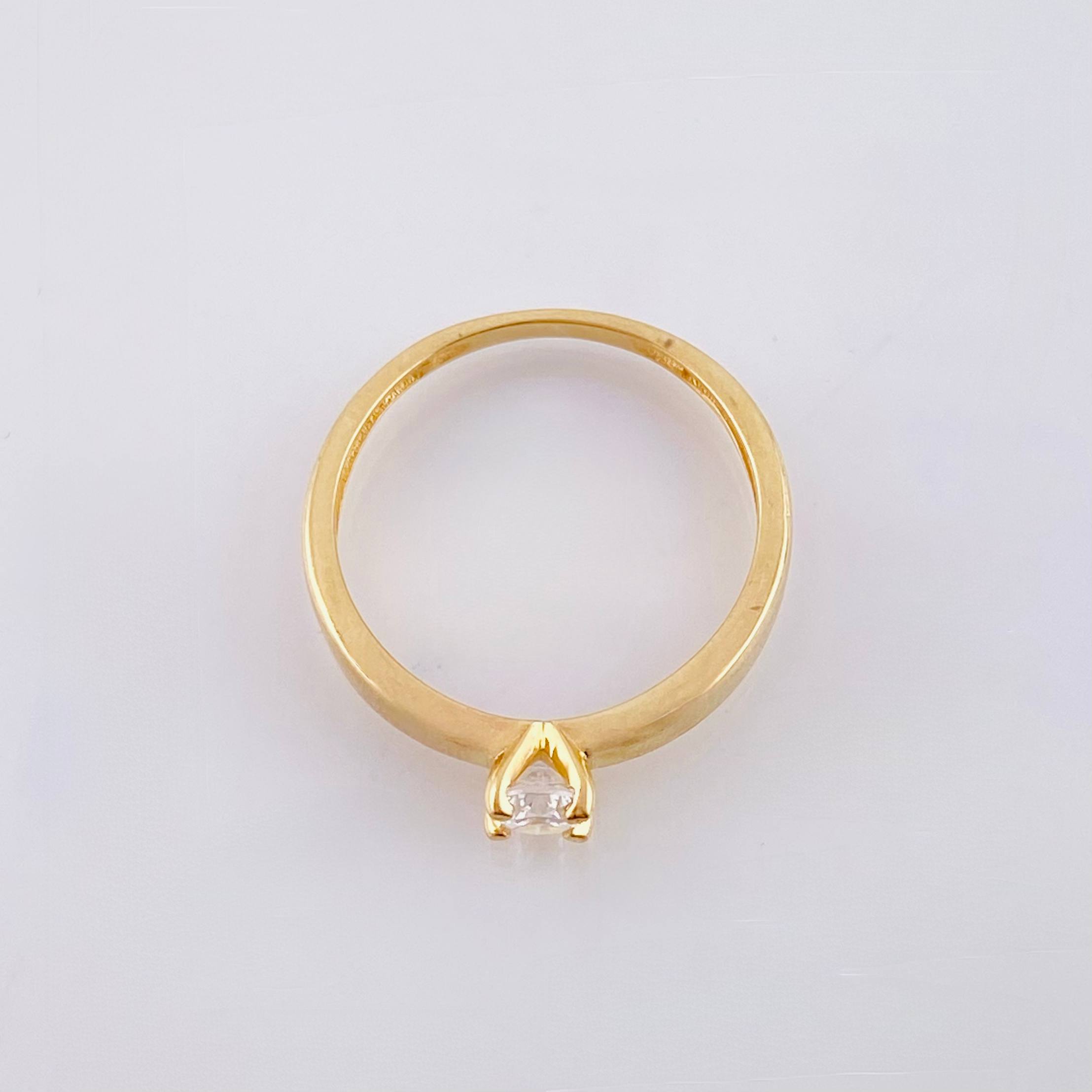 Anillo Solitario 1.95gr / T5 3/4 / Oro Amarillo 18K ©