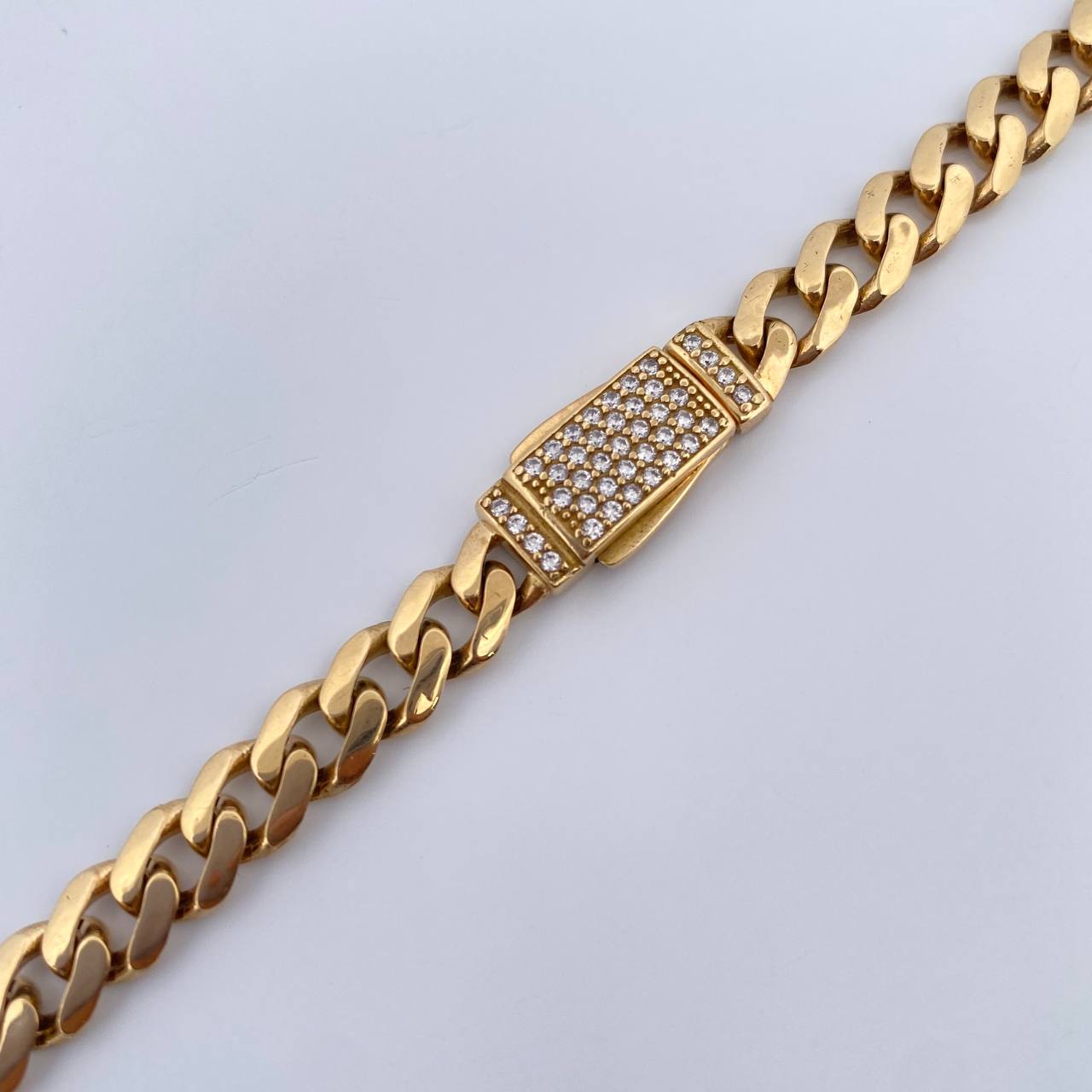 Cadena Cubana 26gr / 60.5cm / Oro 18K &