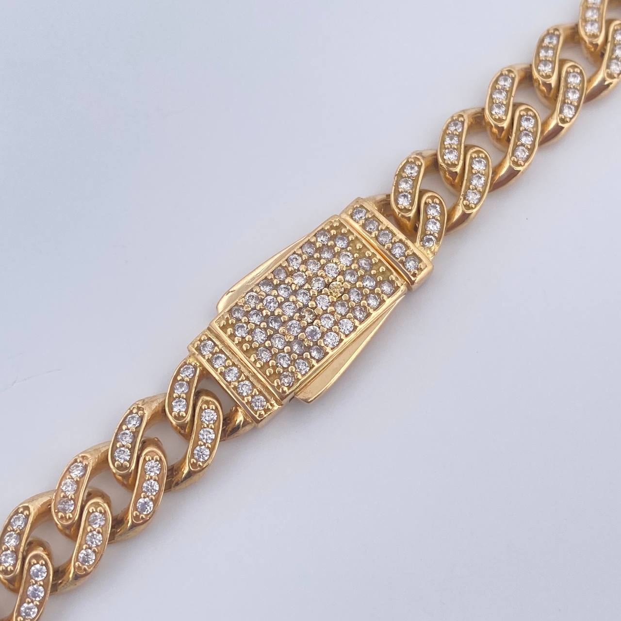 Cadena Cubana 43.9gr / 59cm / Oro 18K $