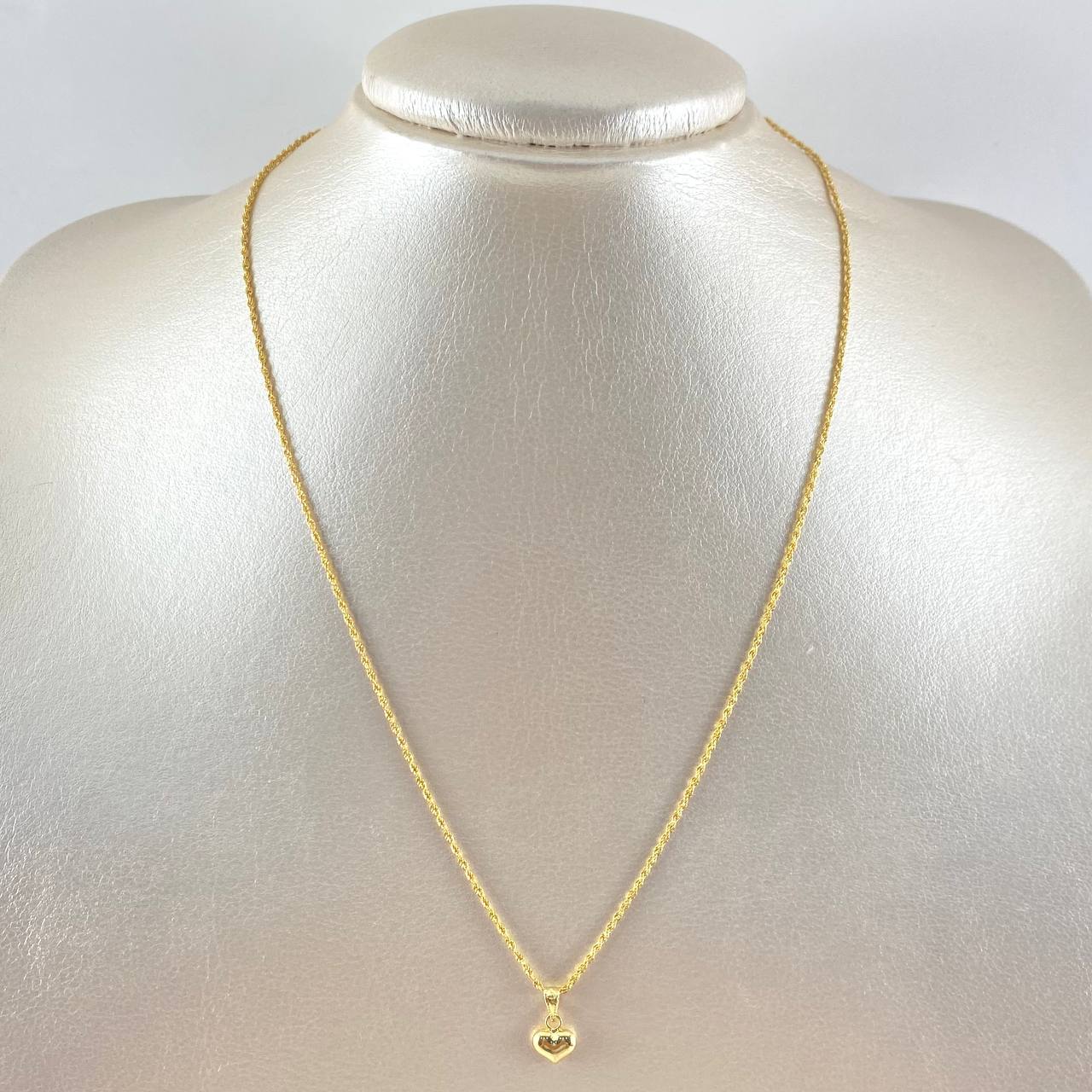 Set Cadena Lazo 0.95gr / 45cm + Dije Corazón Cargador Bordeado 0.3gr / 1.5cm Oro Amarillo 18K (Oferta)