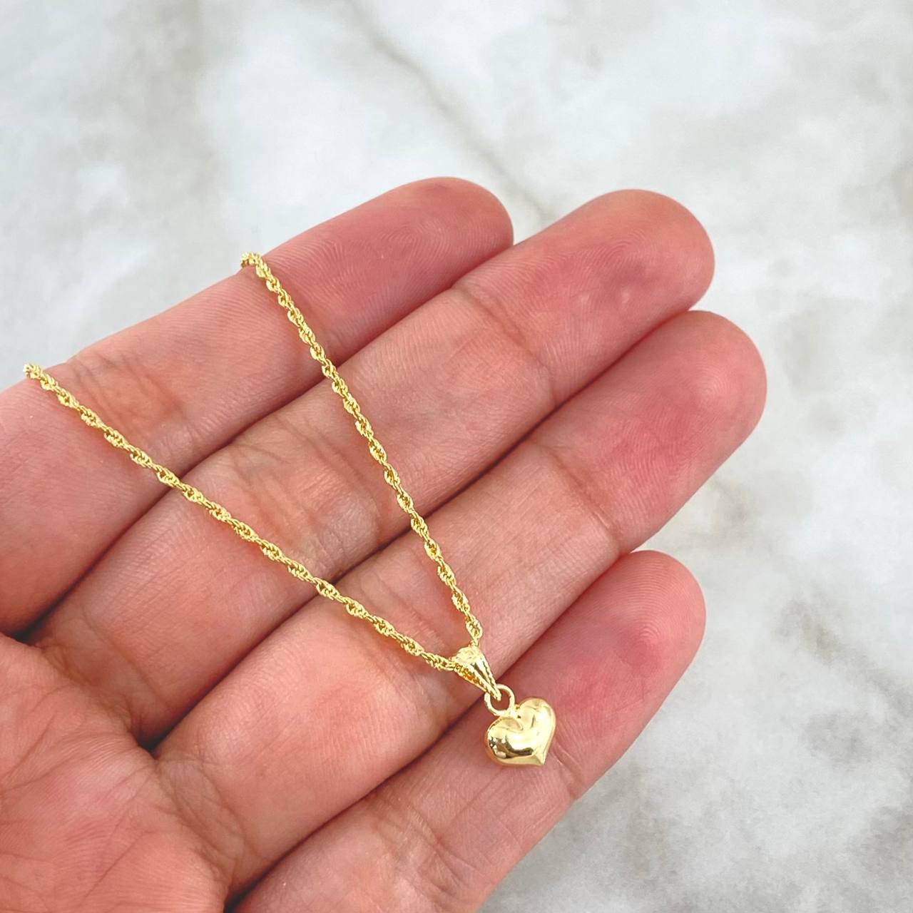 Set Cadena Lazo 0.9gr / 45cm / 1.2mm + Dije Corazón 0.3gr / 1.3cm Cargador Bordeado 1.2gr Oro Amarillo 18K (Oferta) *