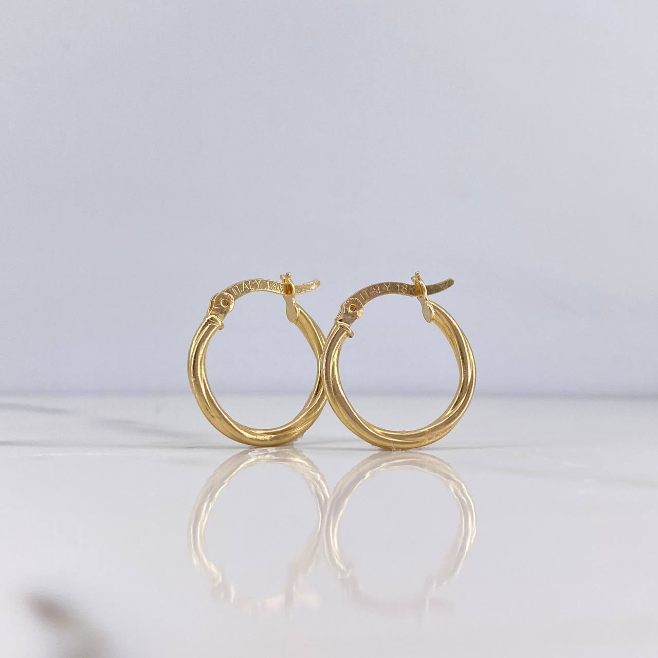 Candongas Lui 1.8gr / 1.9cm / Rayadas Oro Amarillo 18K $