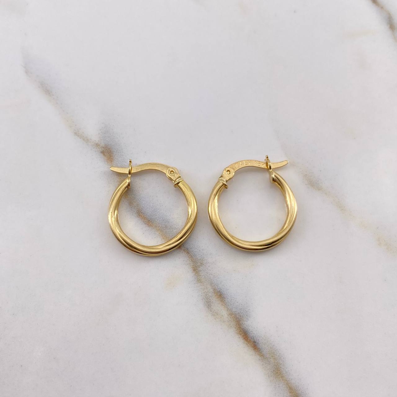 Candongas Lui 1.85gr / 1.9cm / Rayadas Oro Amarillo 18K $