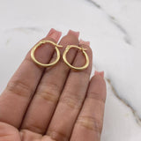 Candongas Juli 1.8gr / 1.9cm / Rayadas Oro Amarillo 18K $