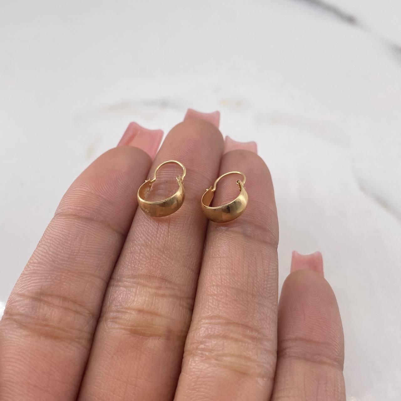 Candongas Ash 0.65gr / 1.3cm / Lineas Matizadas Oro Amarillo 18K #