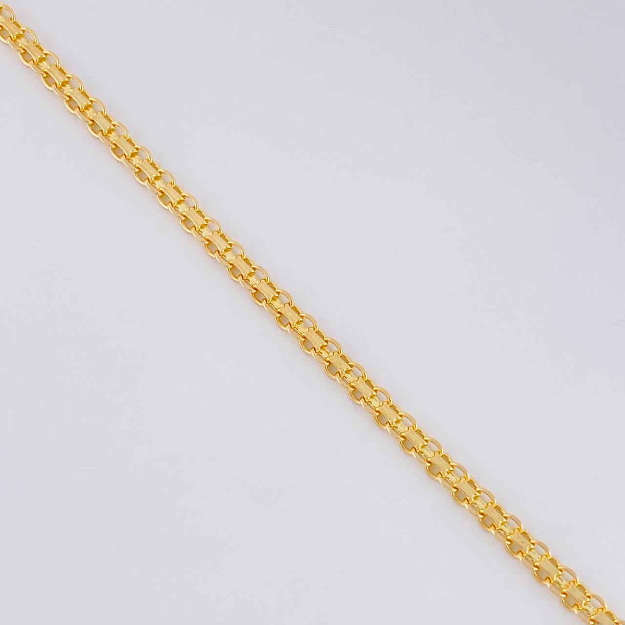Pulso Chino 2.95g / 17.2cm / 2.4mm Oro Amarillo 18K